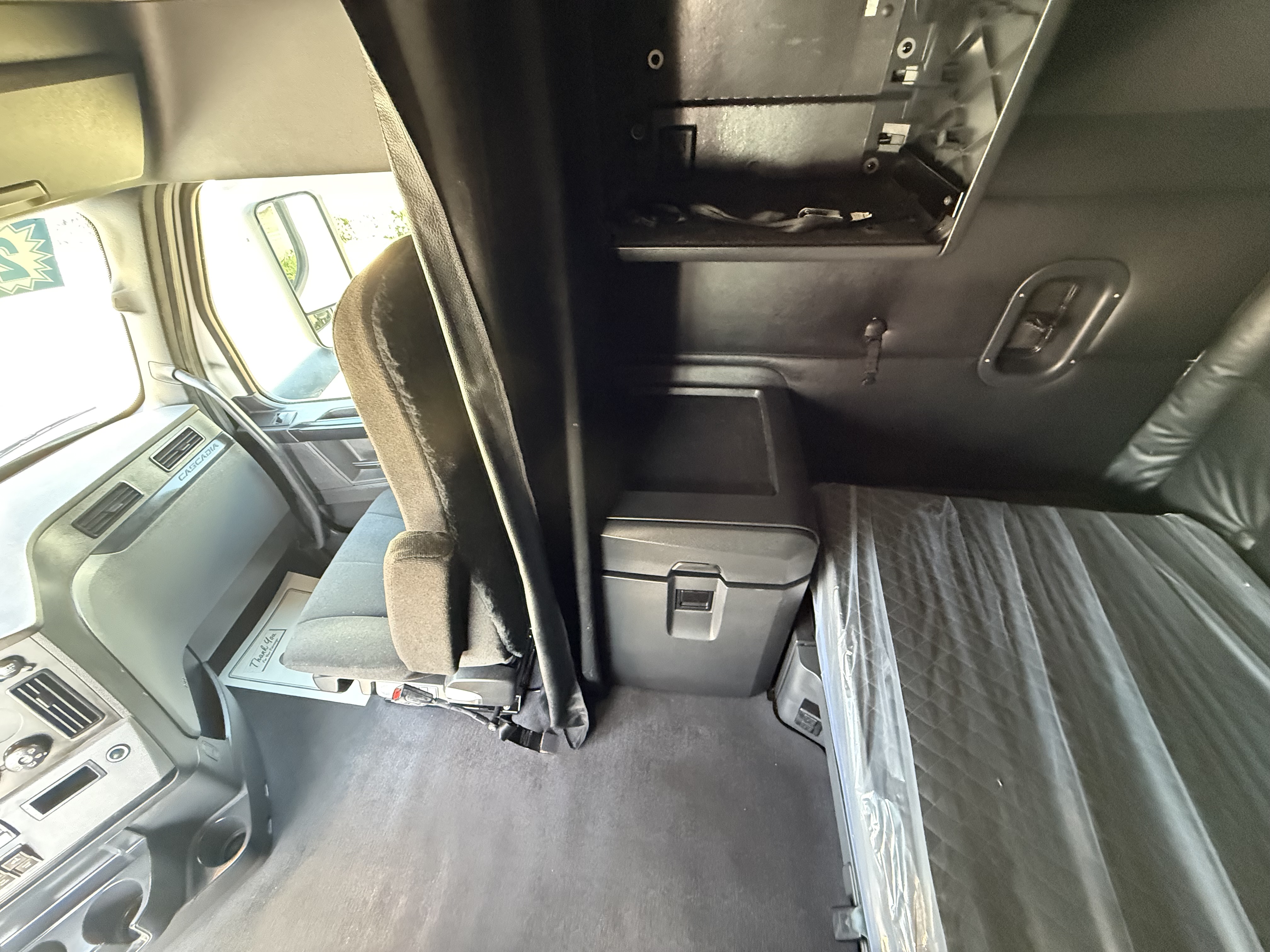 2023 FREIGHTLINER CASCADIA 126SLP - image 18