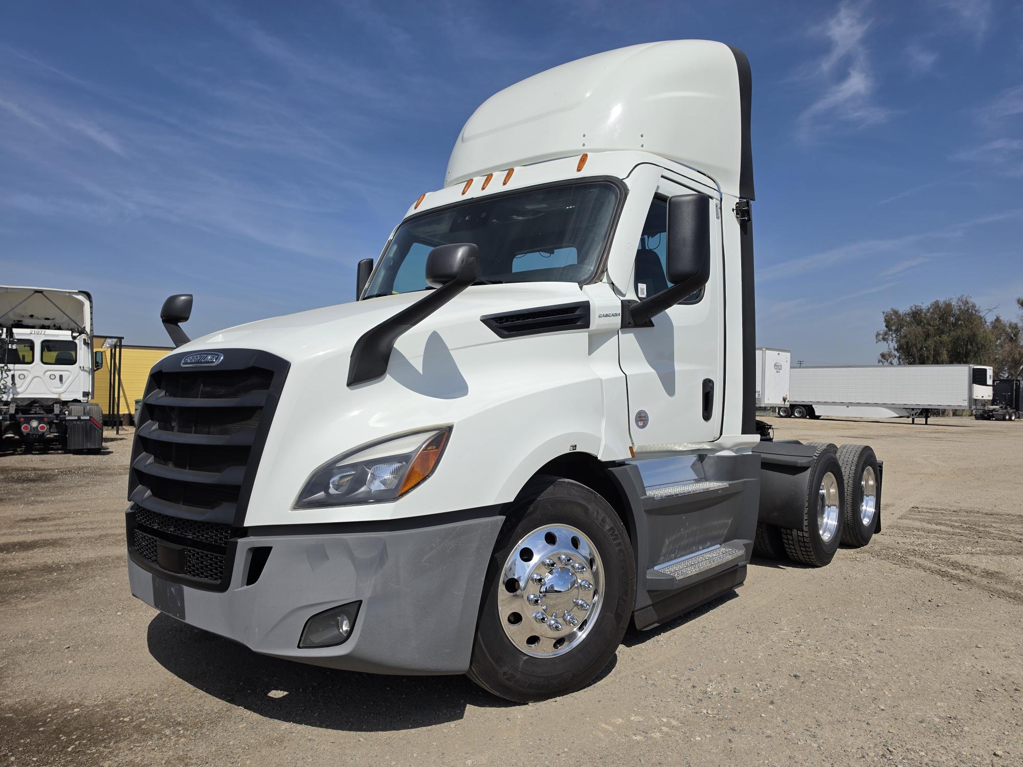 2022 FREIGHTLINER CASCADIA 126DC - image 1