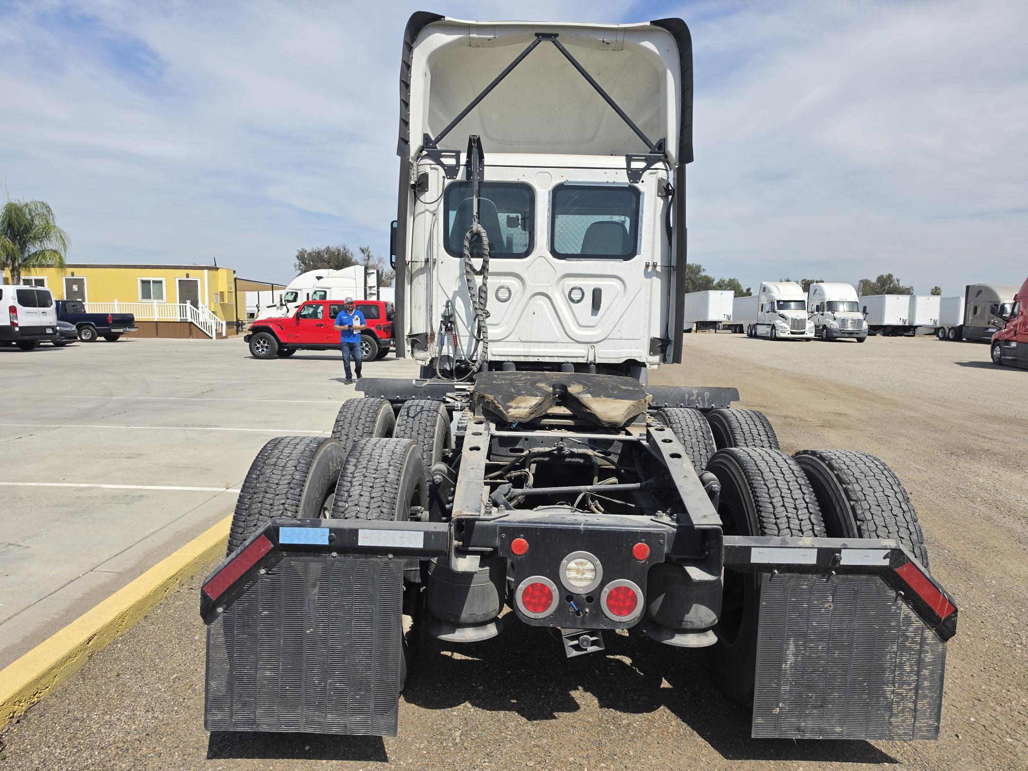 2021 FREIGHTLINER CASCADIA 116DC - image 5