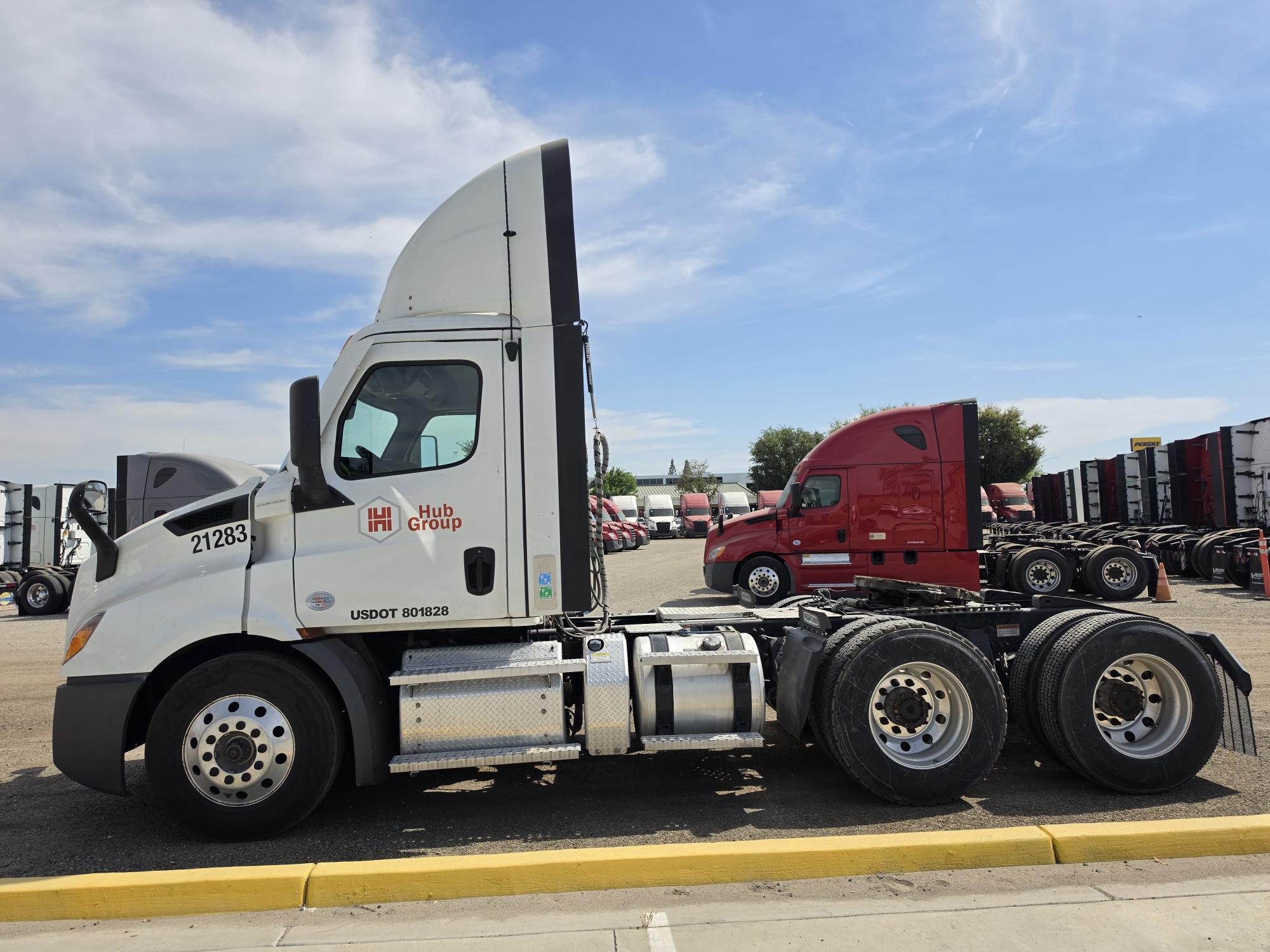 2021 FREIGHTLINER CASCADIA 116DC - image 3