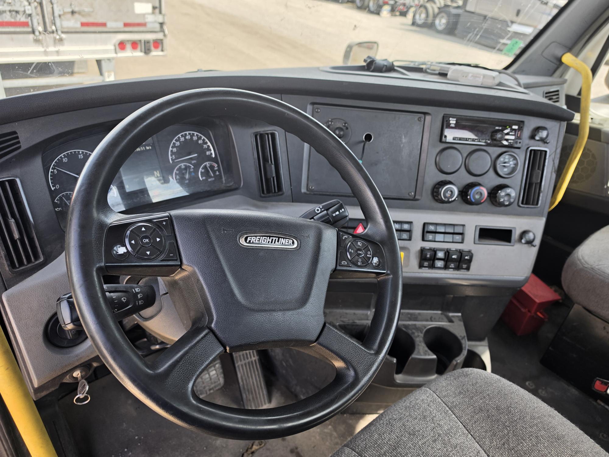 2021 FREIGHTLINER CASCADIA 116DC - image 11