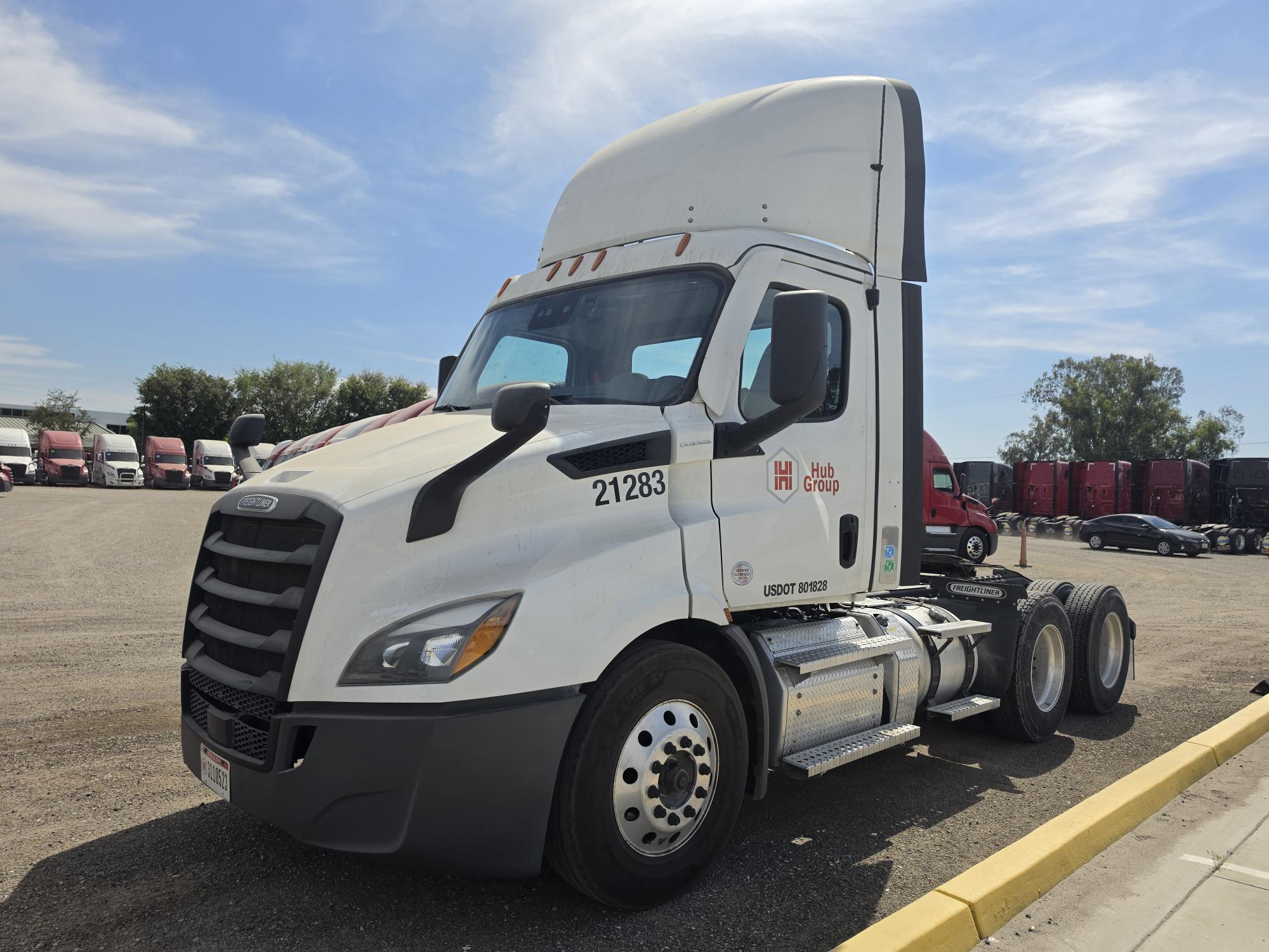 2021 FREIGHTLINER CASCADIA 116DC - image 1