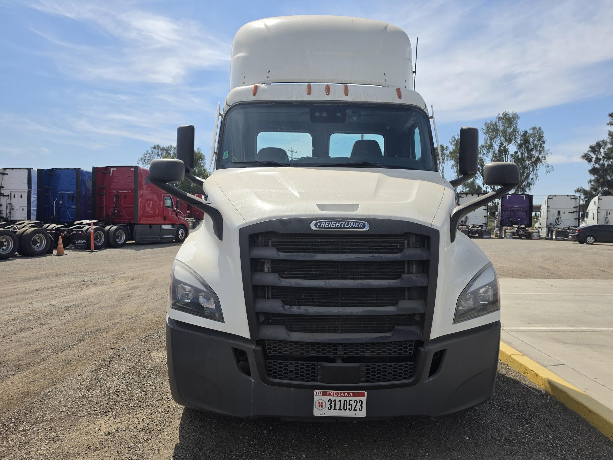 2021 FREIGHTLINER CASCADIA 116DC - image 2