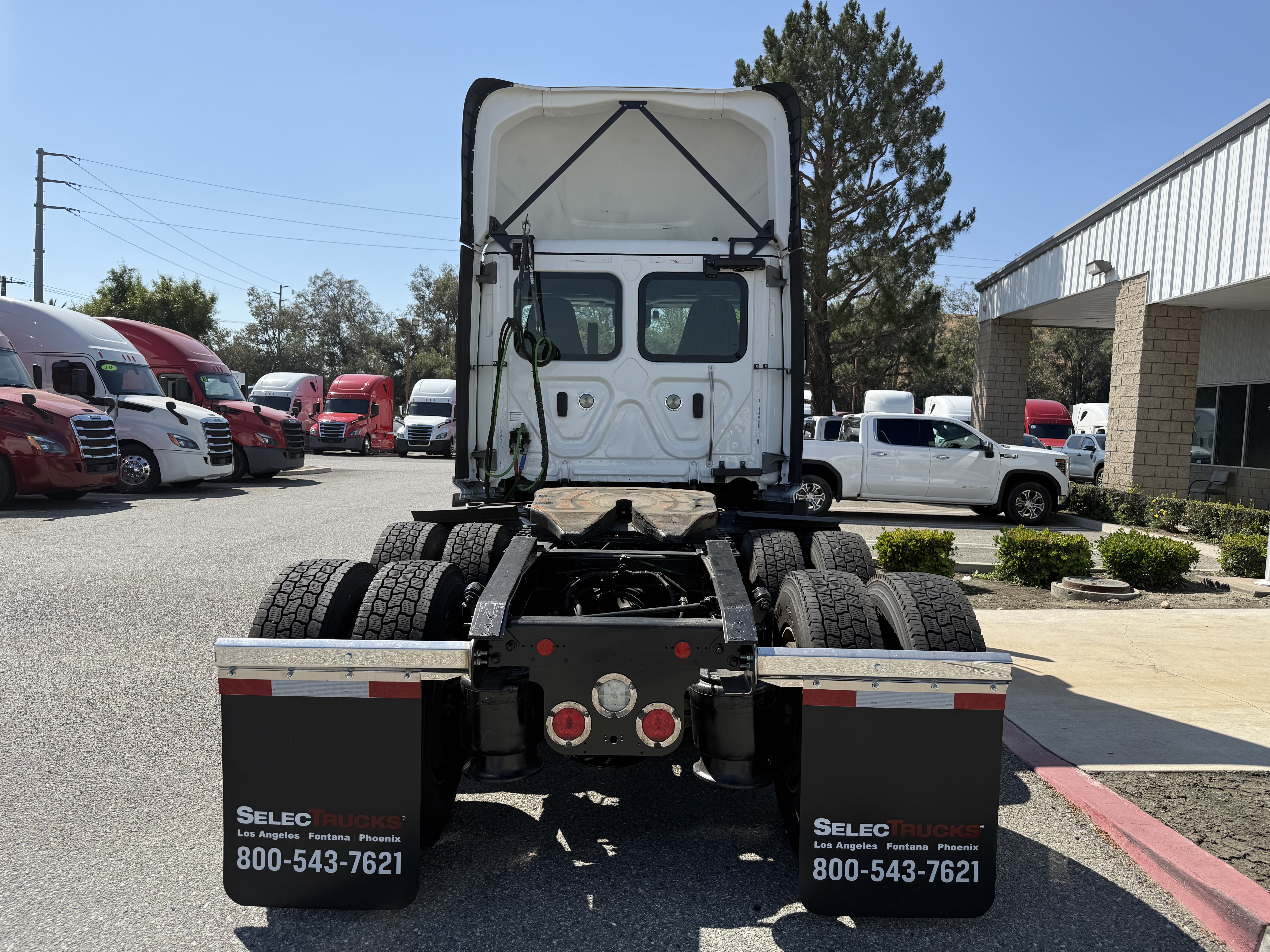 2021 FREIGHTLINER CASCADIA 126DC - image 5