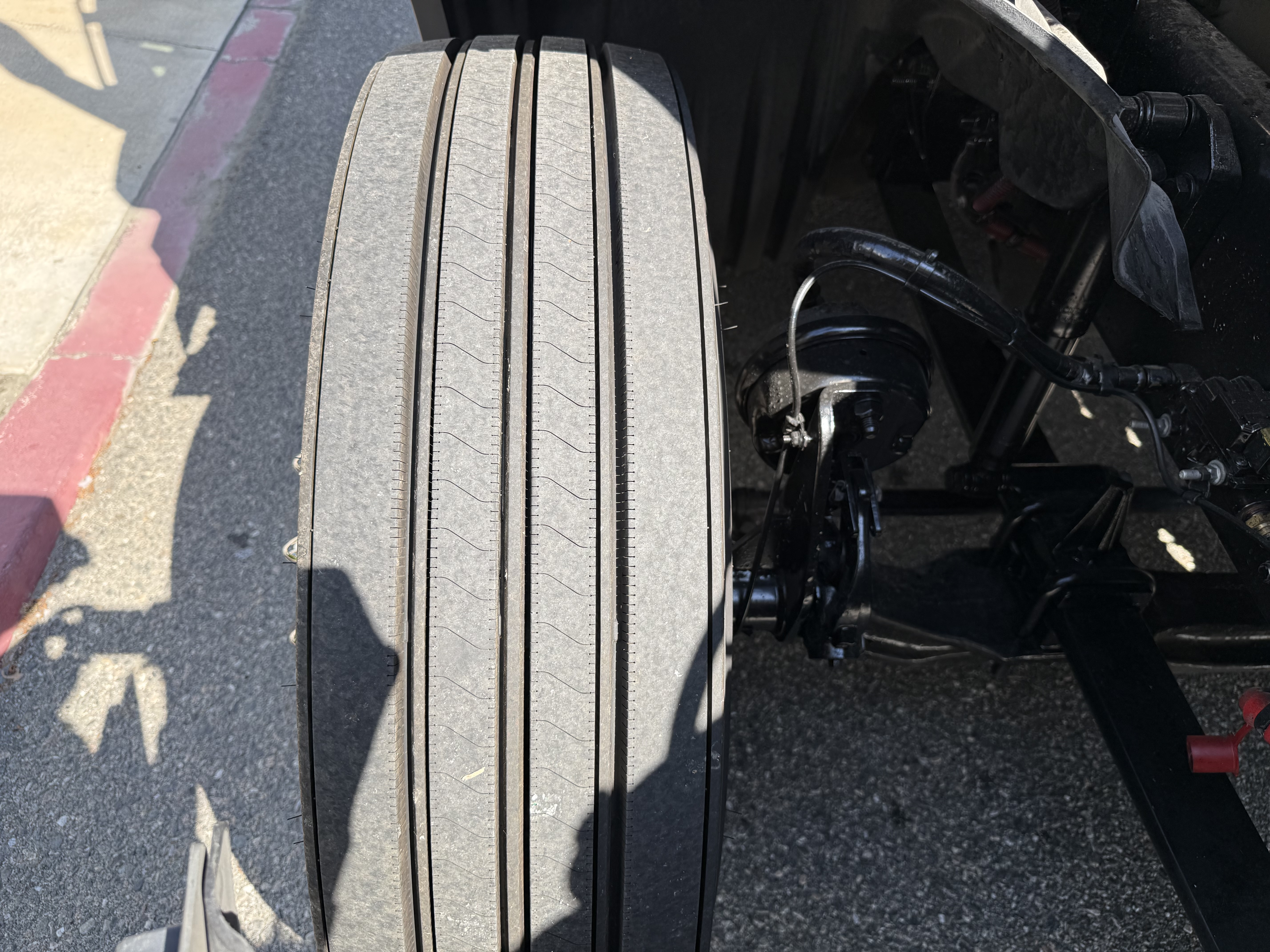 2021 FREIGHTLINER CASCADIA 126DC - image 12