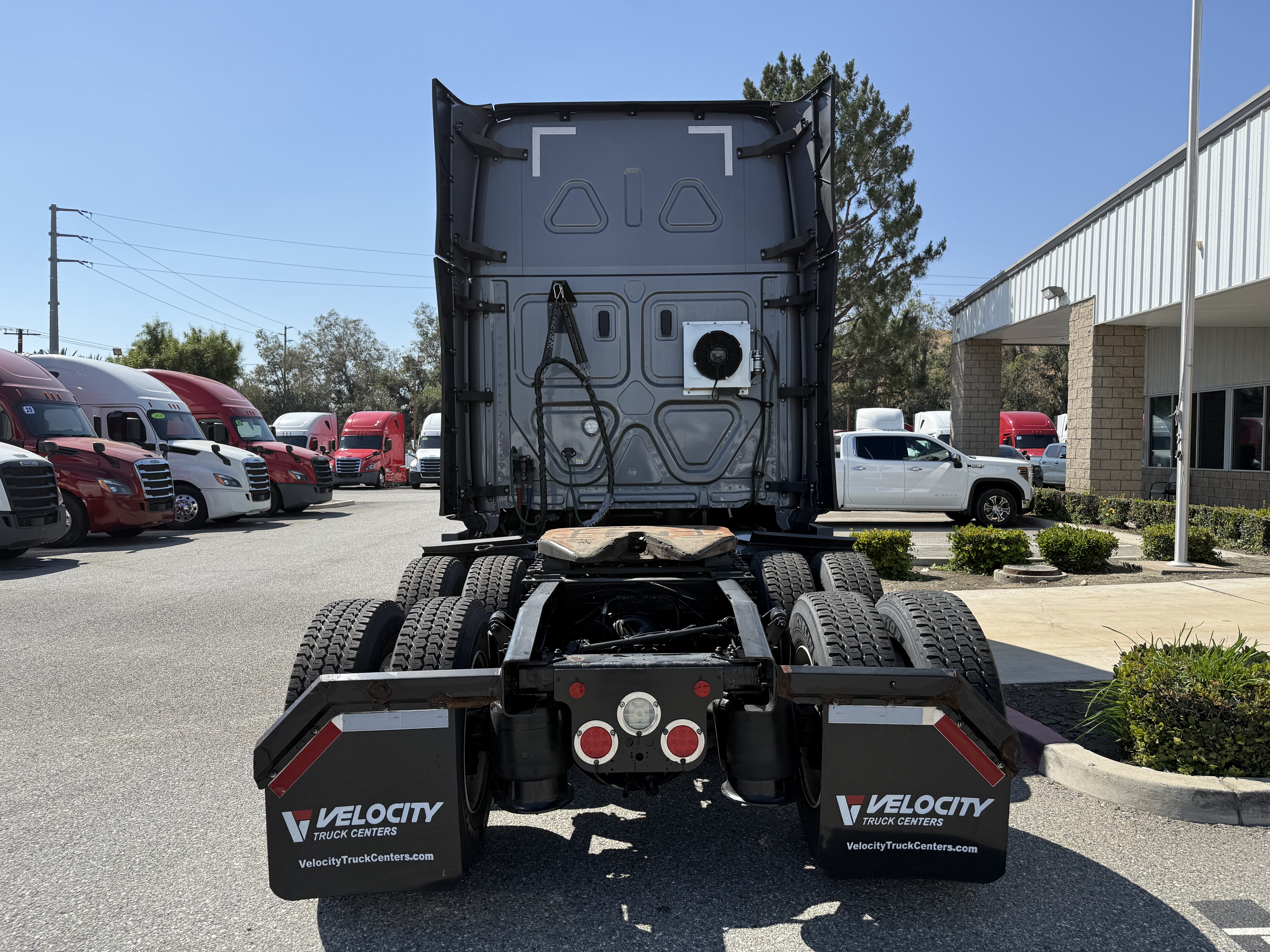 2021 FREIGHTLINER CASCADIA 126SLP - image 5