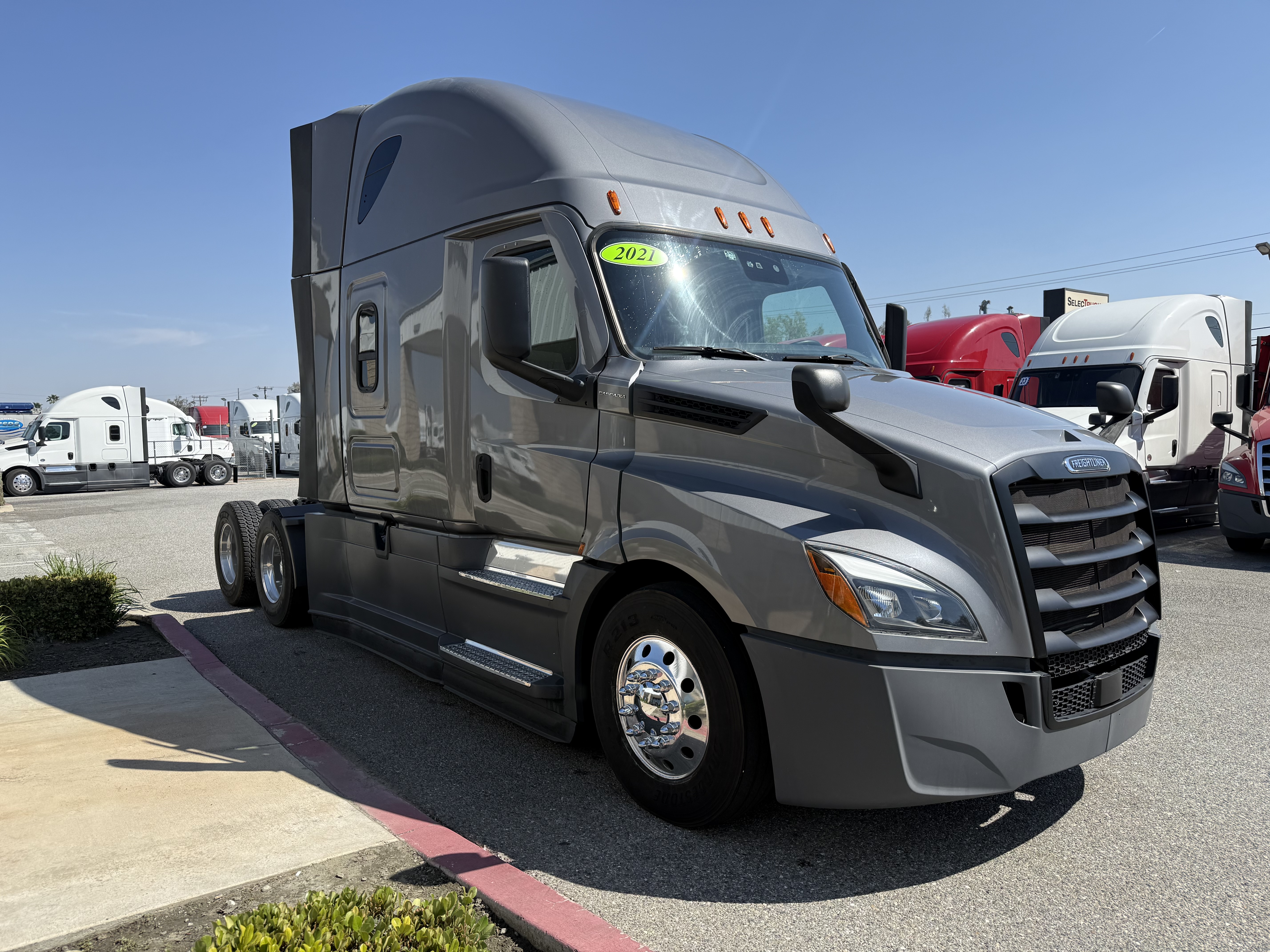 2021 FREIGHTLINER CASCADIA 126SLP - image 8