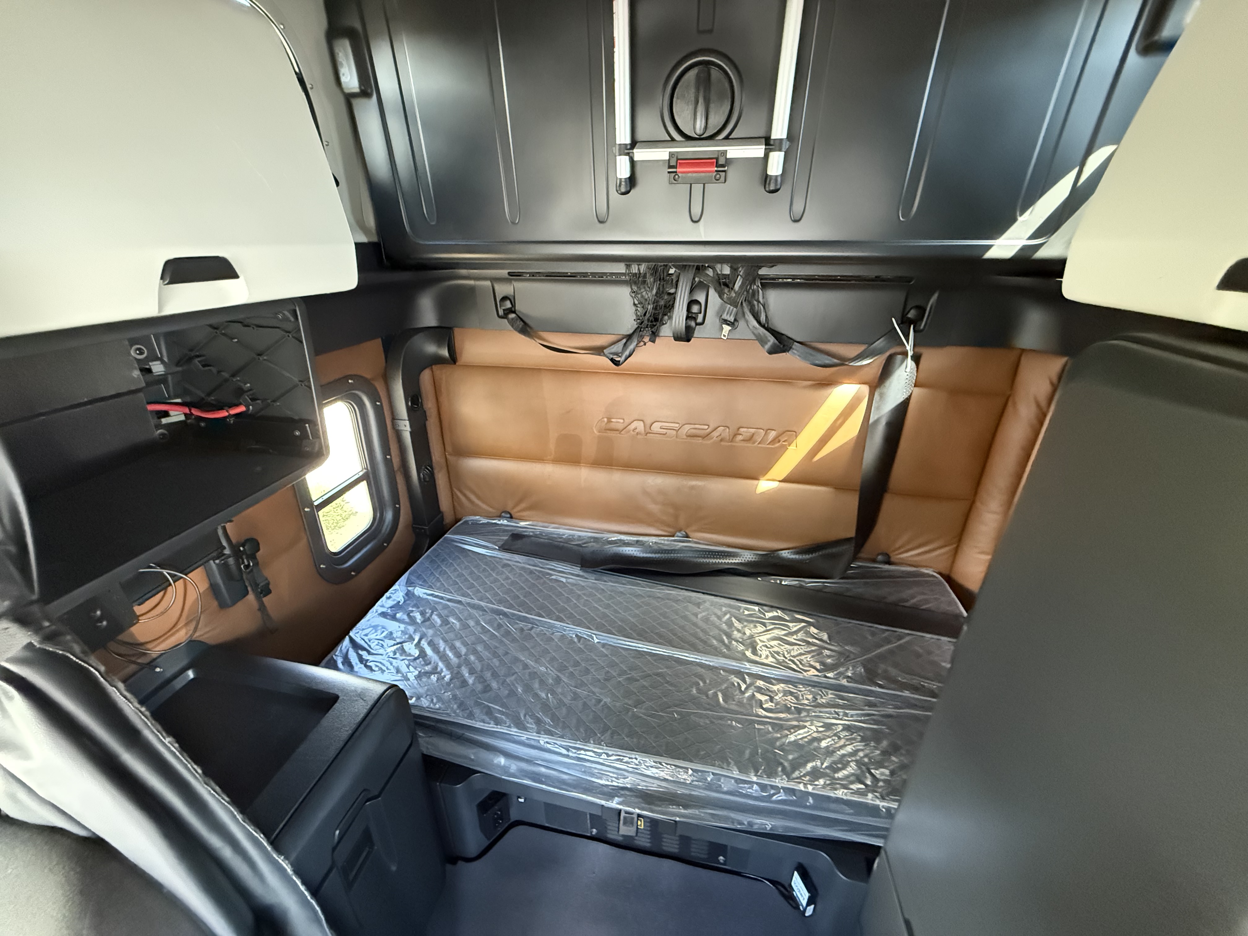 2021 FREIGHTLINER CASCADIA 126SLP - image 17