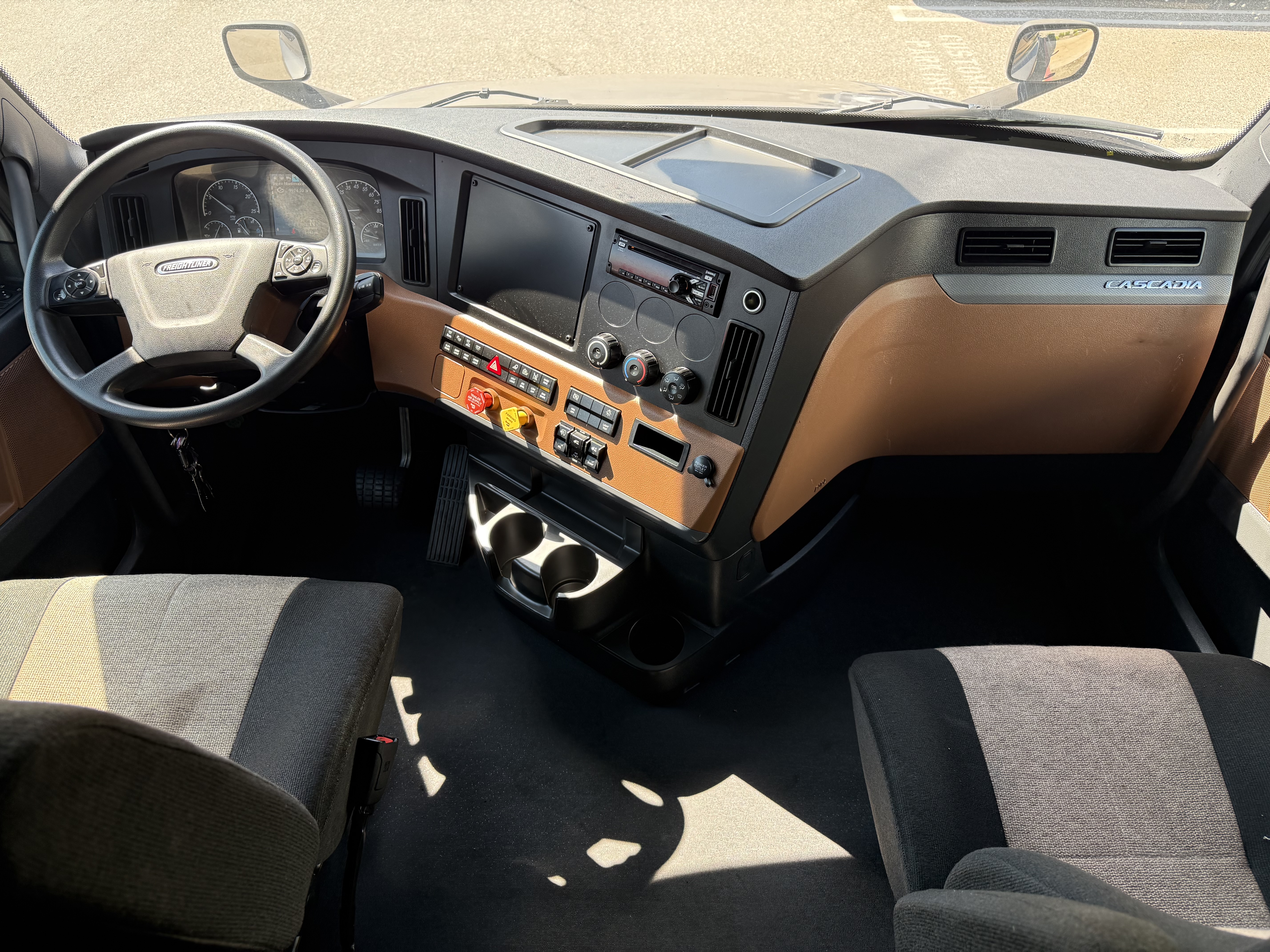 2021 FREIGHTLINER CASCADIA 126SLP - image 16