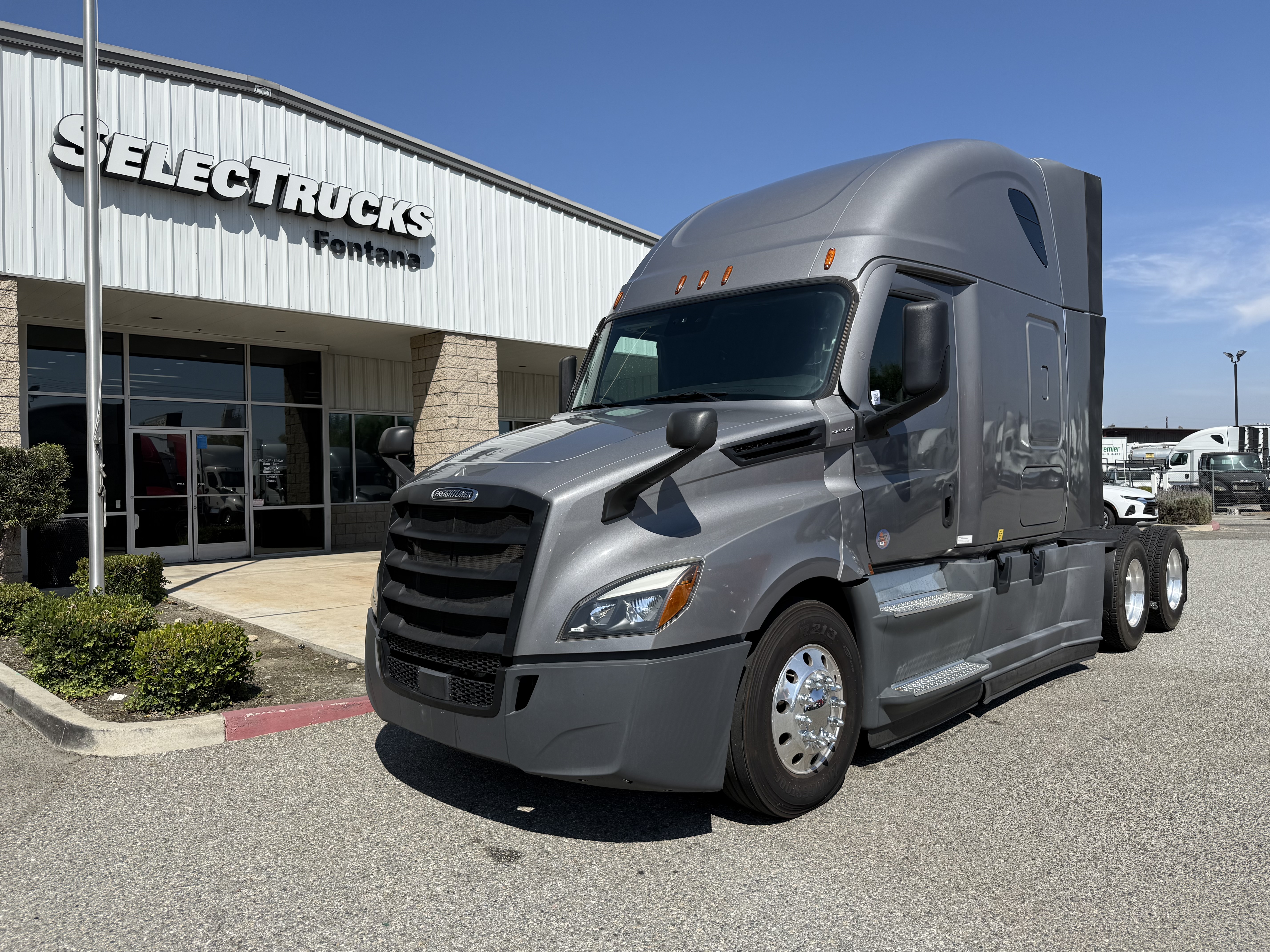 2021 FREIGHTLINER CASCADIA 126SLP - image 5
