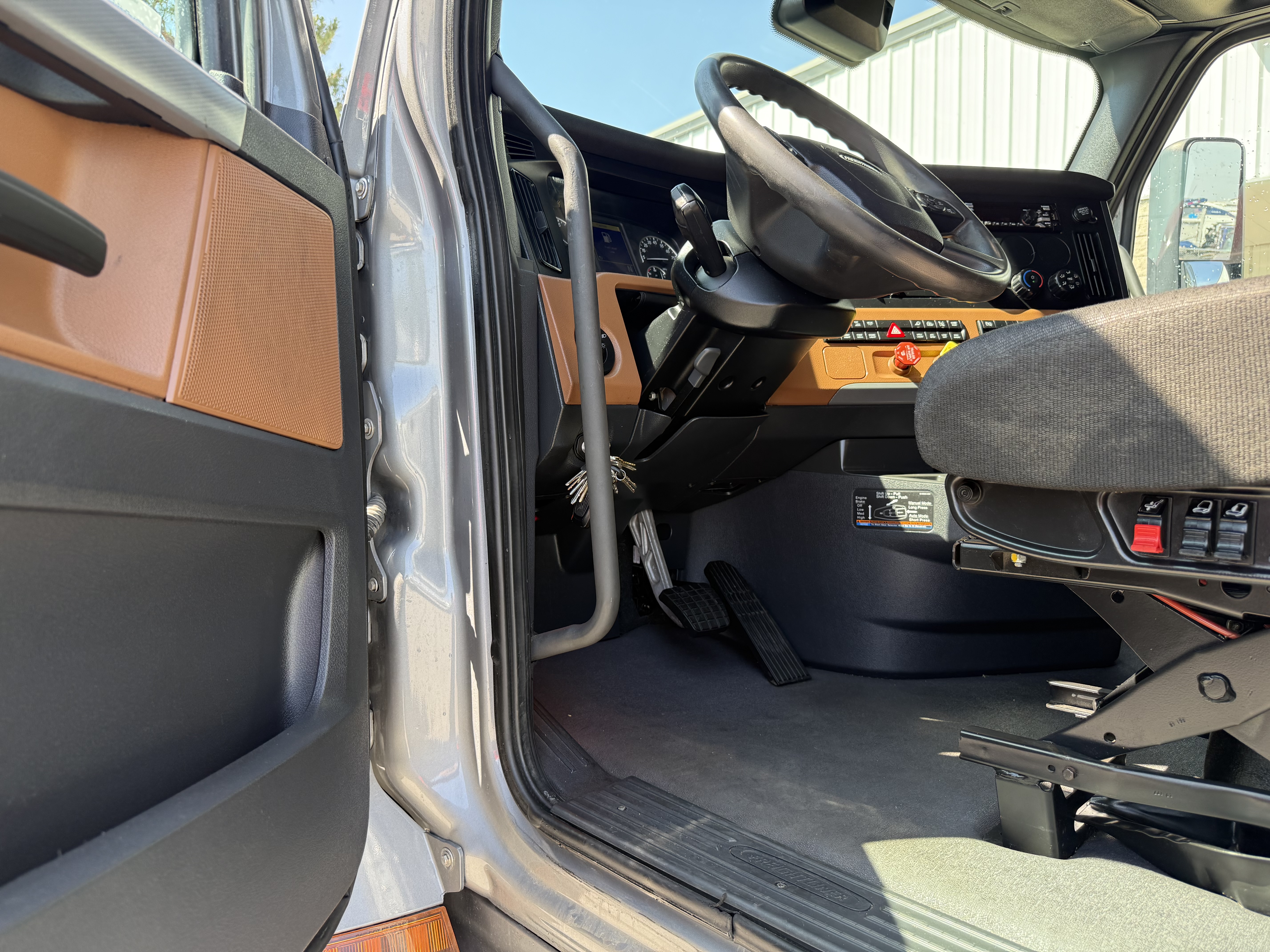 2021 FREIGHTLINER CASCADIA 126SLP - image 20