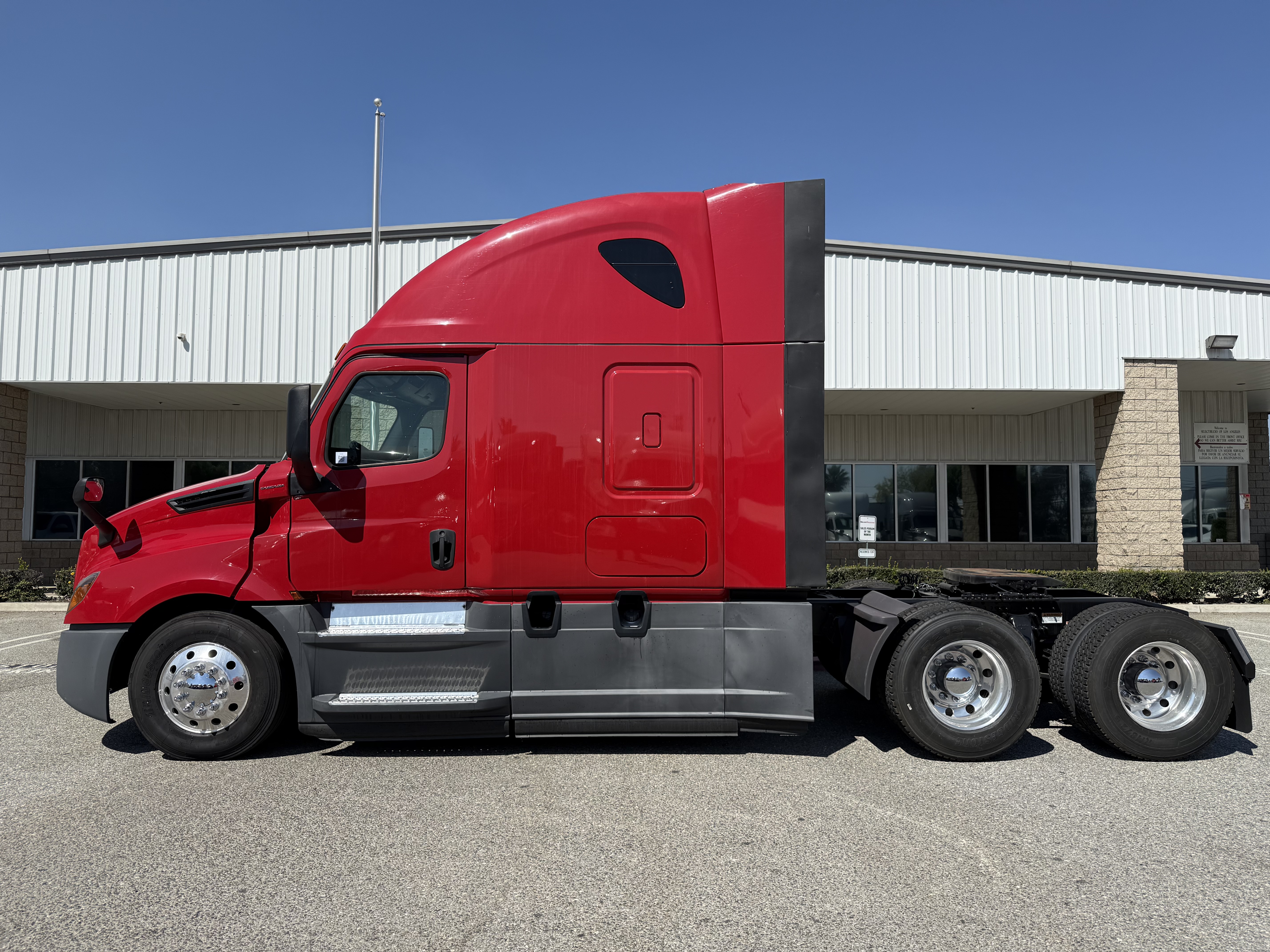 2020 FREIGHTLINER CASCADIA 126SLP - image 3