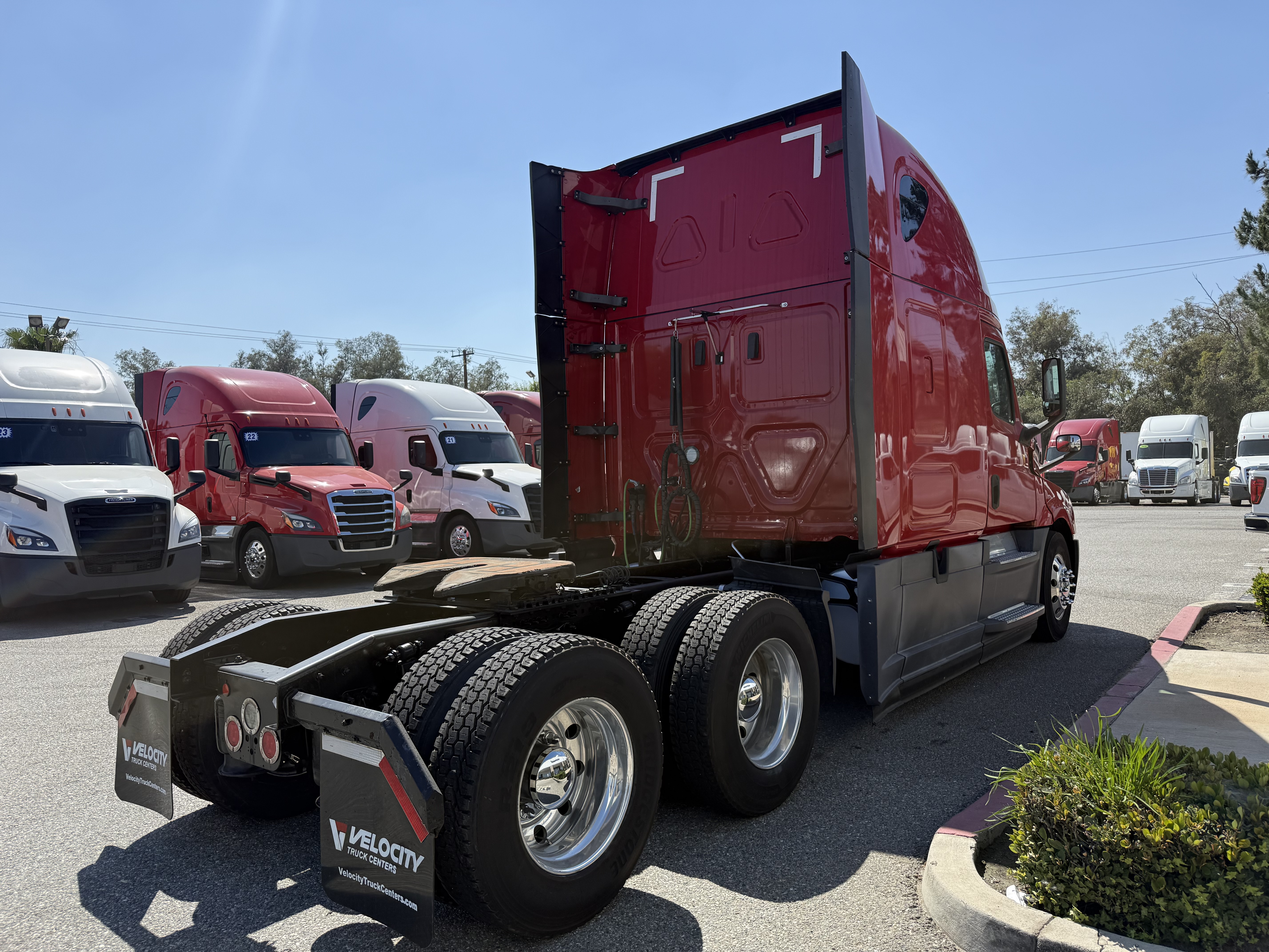 2020 FREIGHTLINER CASCADIA 126SLP - image 6
