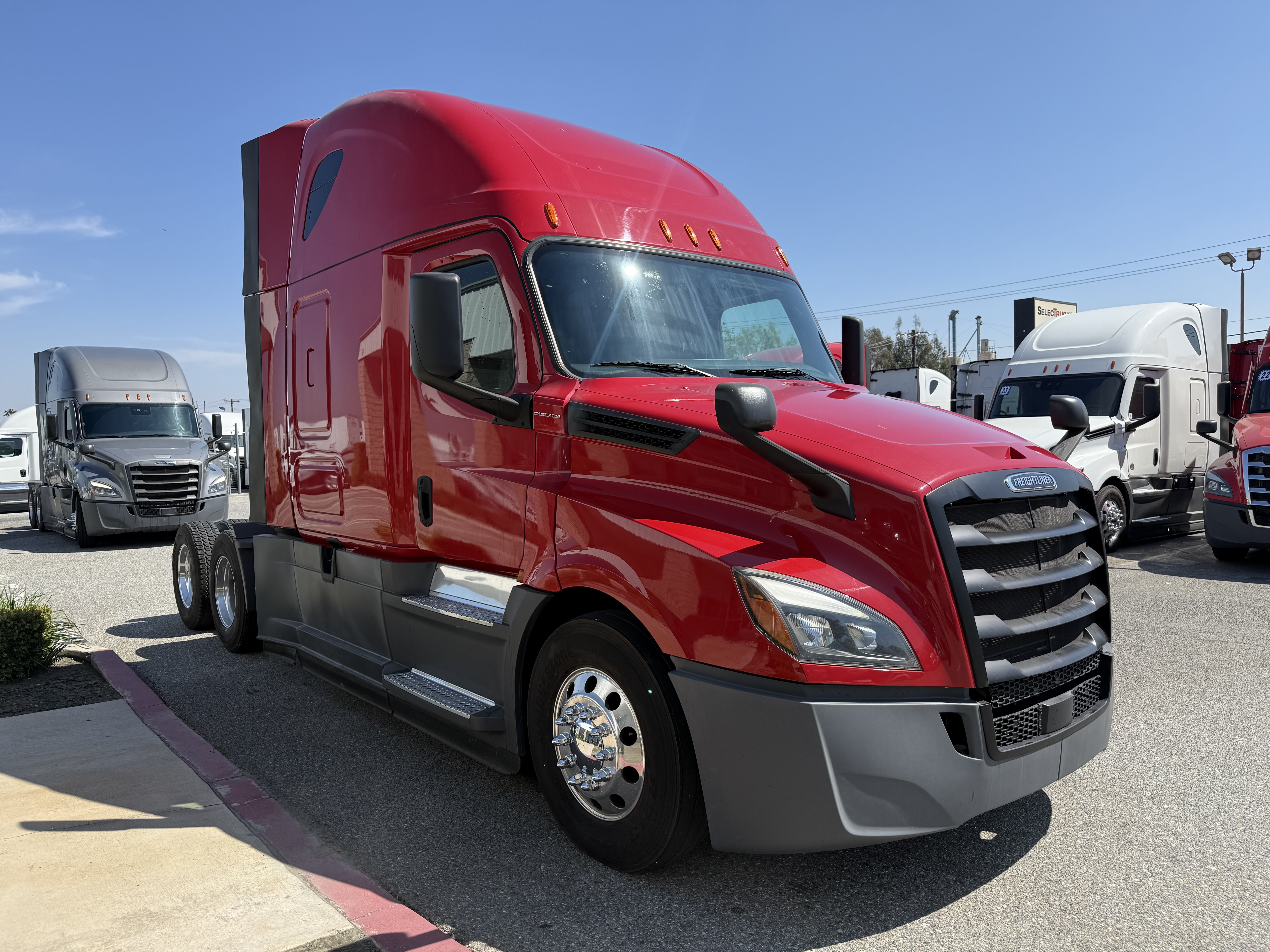 2020 FREIGHTLINER CASCADIA 126SLP - image 8
