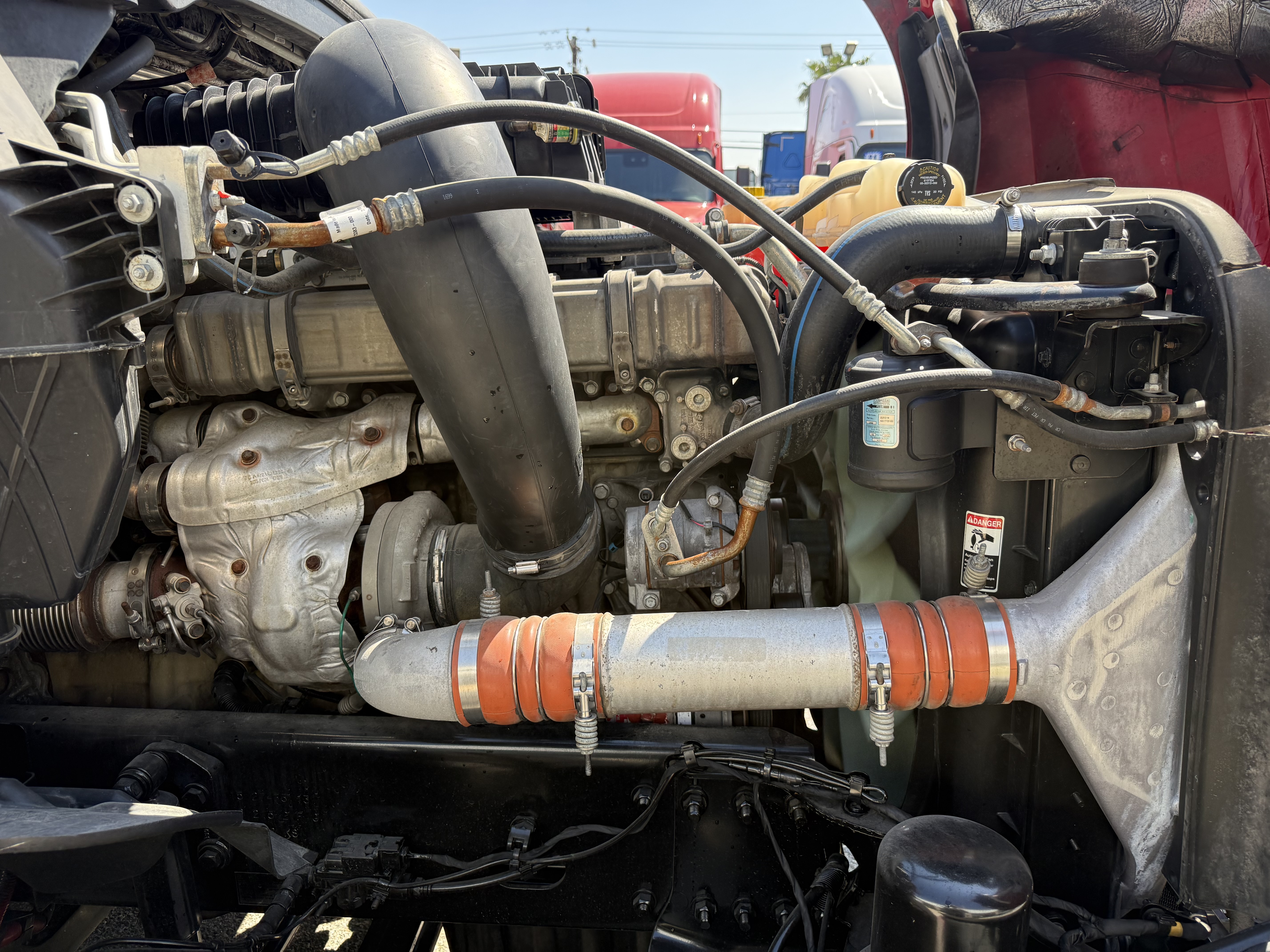 2020 FREIGHTLINER CASCADIA 126SLP - image 9