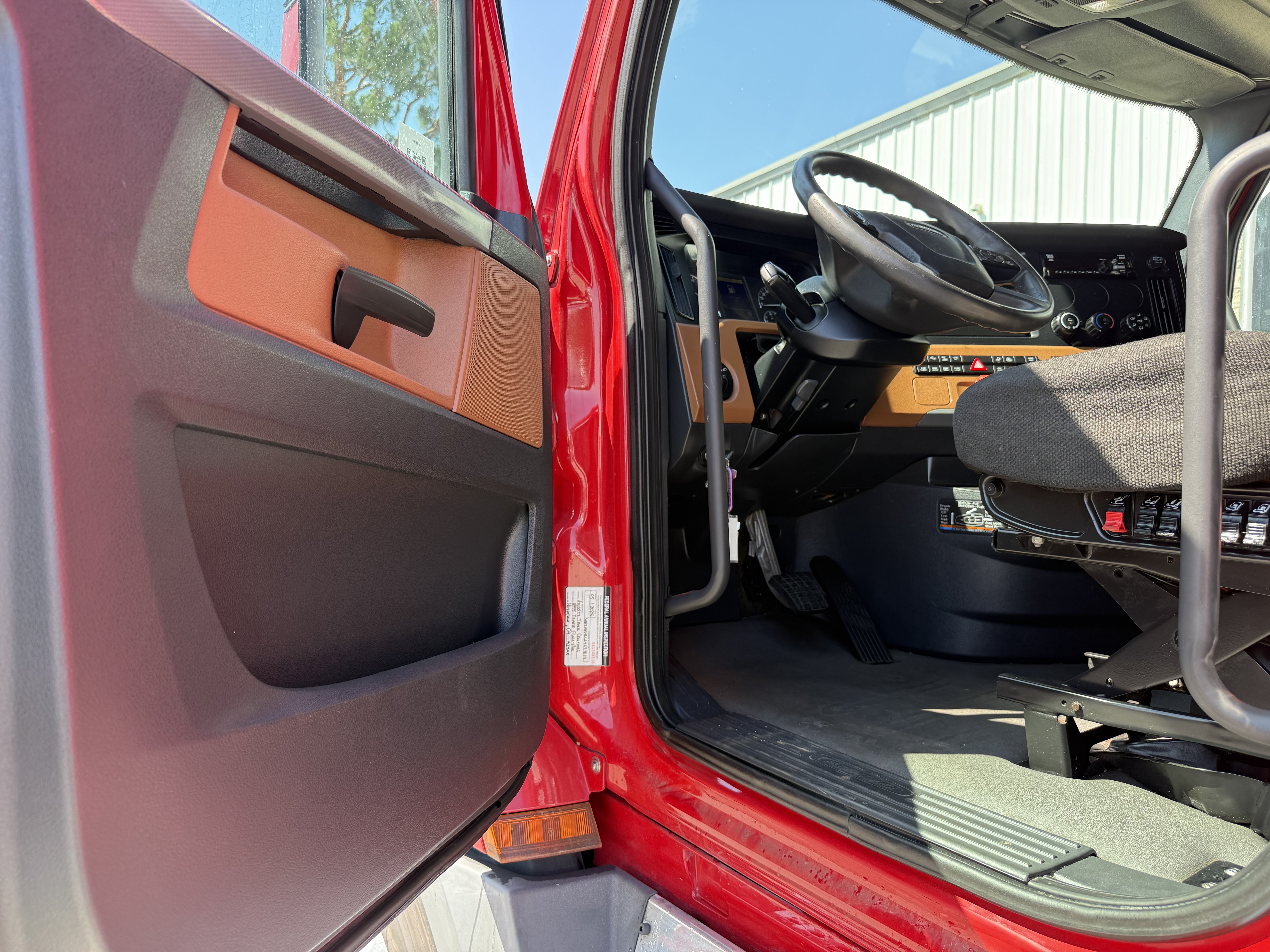 2020 FREIGHTLINER CASCADIA 126SLP - image 19