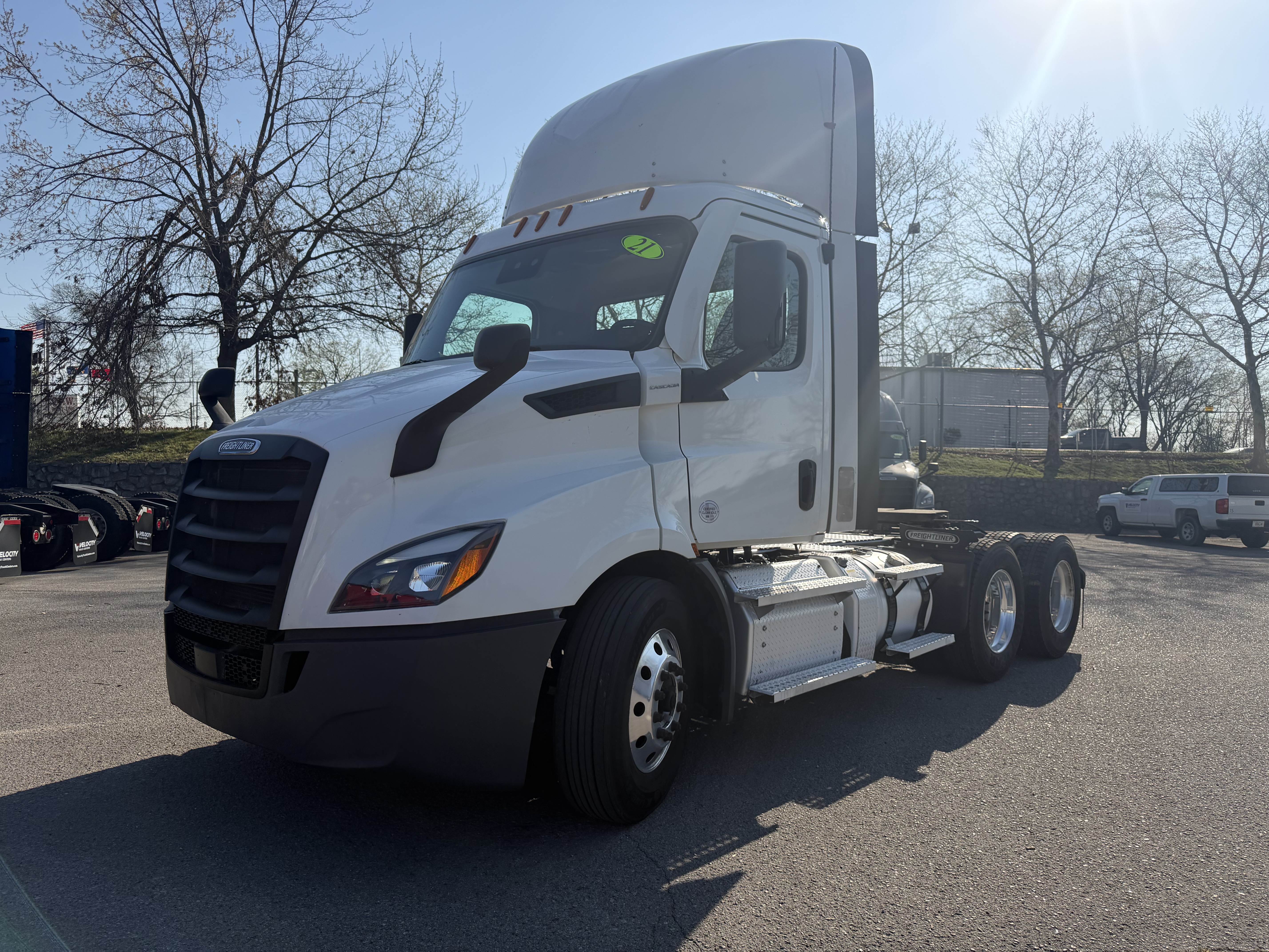 2021 FREIGHTLINER CASCADIA 116DC - image 1