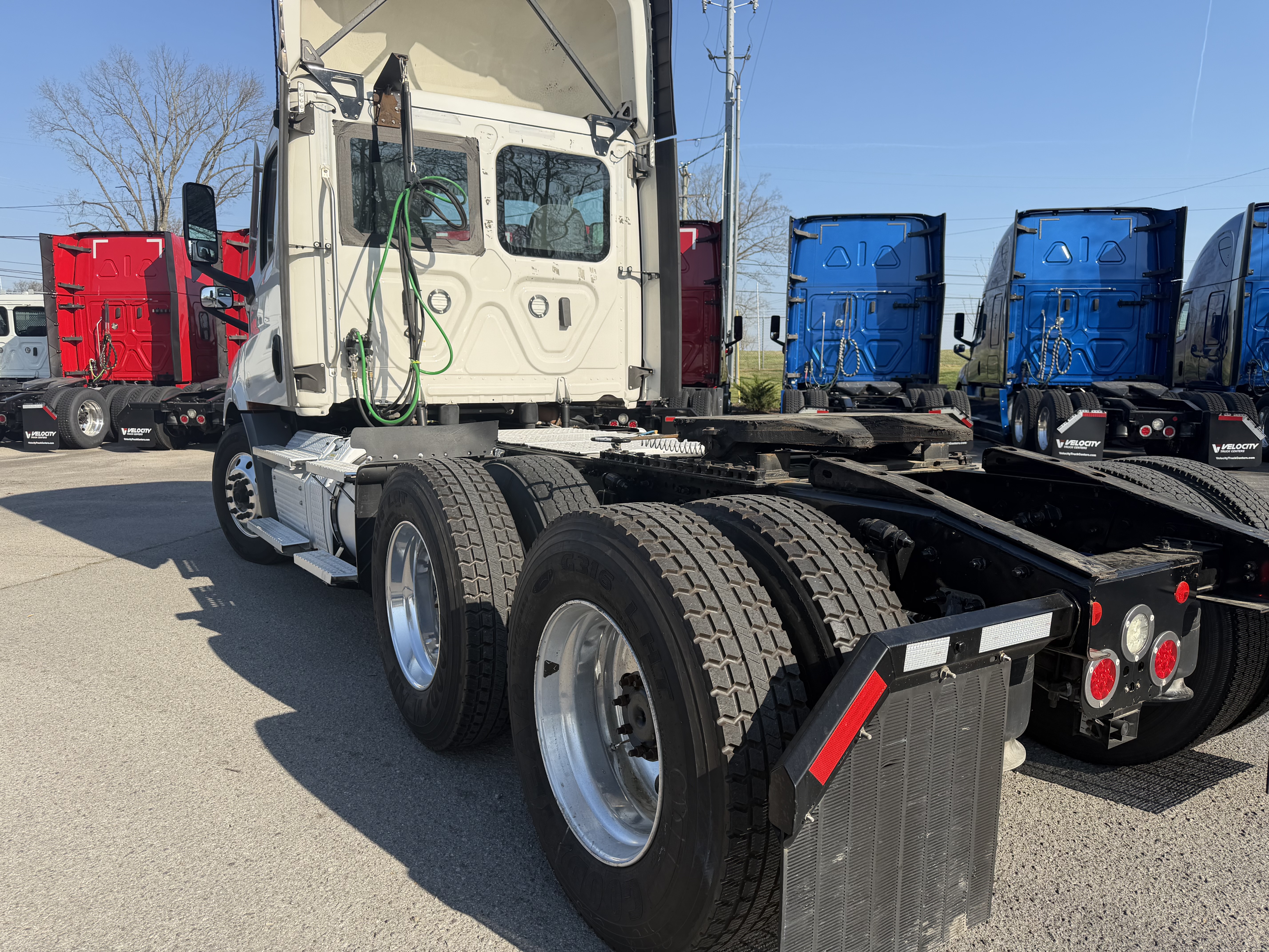 2021 FREIGHTLINER CASCADIA 116DC - image 5