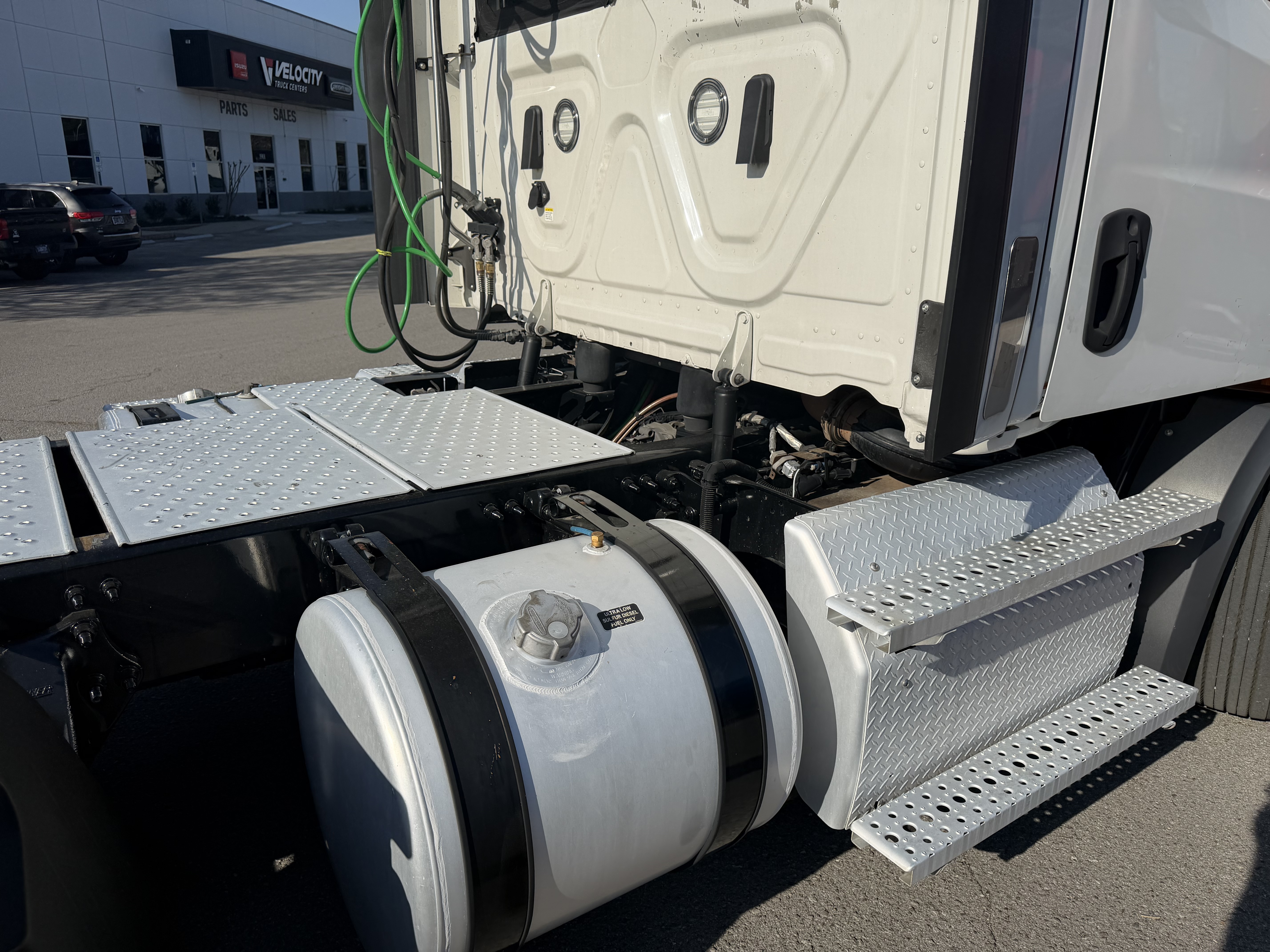 2021 FREIGHTLINER CASCADIA 116DC - image 8