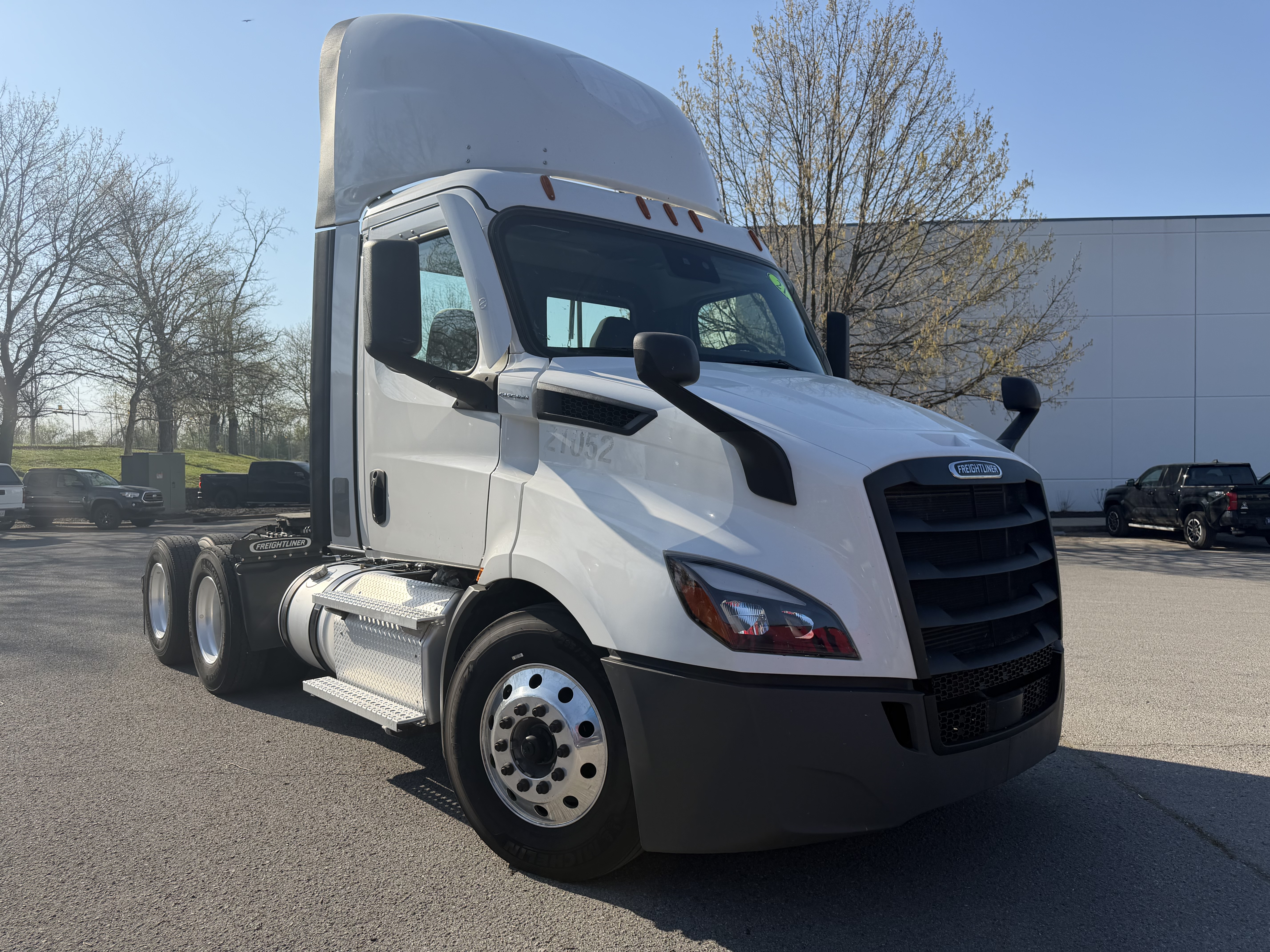 2021 FREIGHTLINER CASCADIA 116DC - image 10