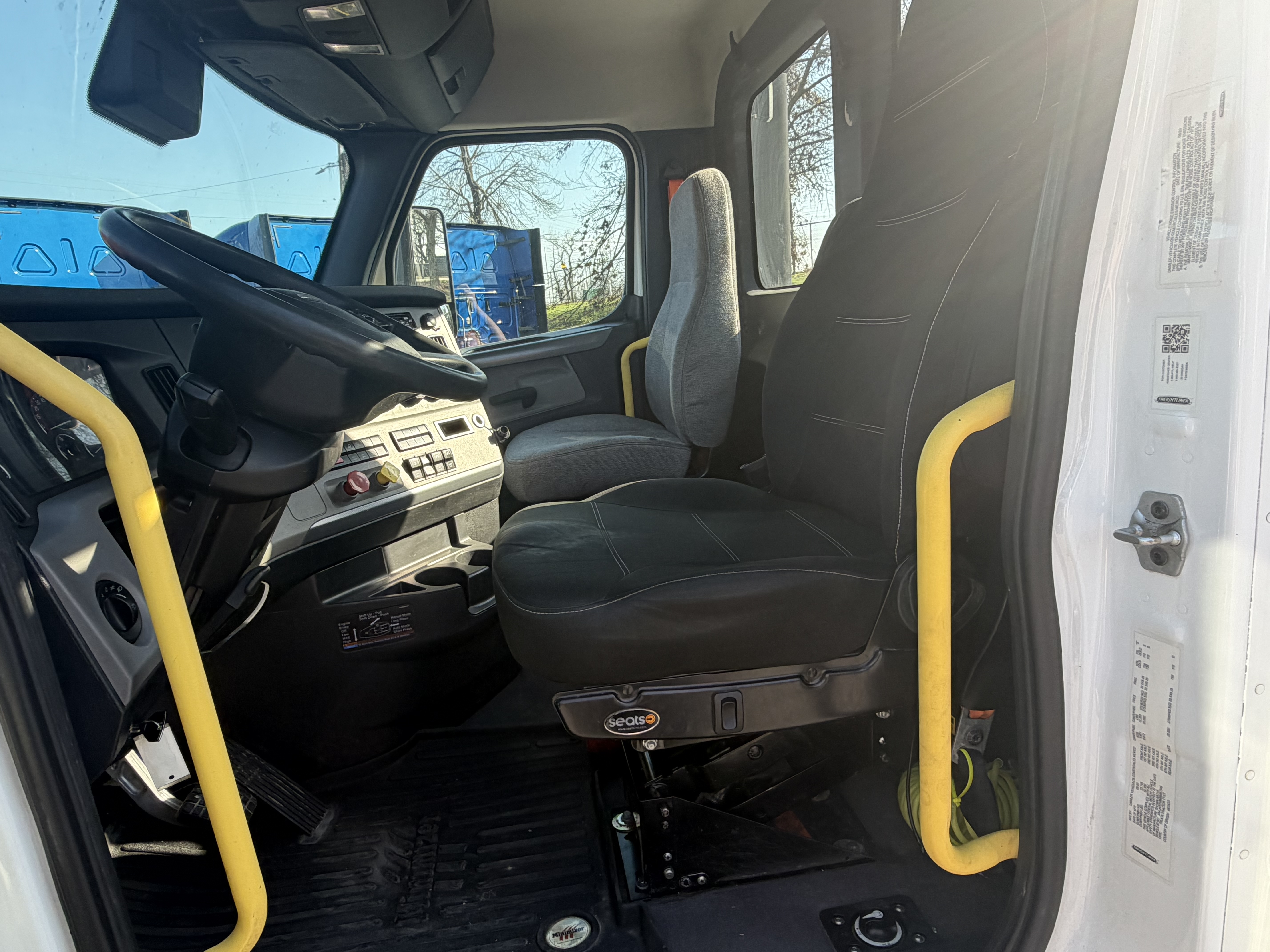 2021 FREIGHTLINER CASCADIA 116DC - image 13