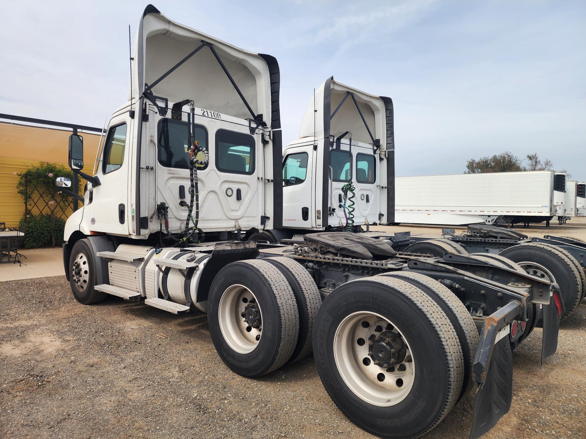 2021 FREIGHTLINER CASCADIA 116DC - image 4