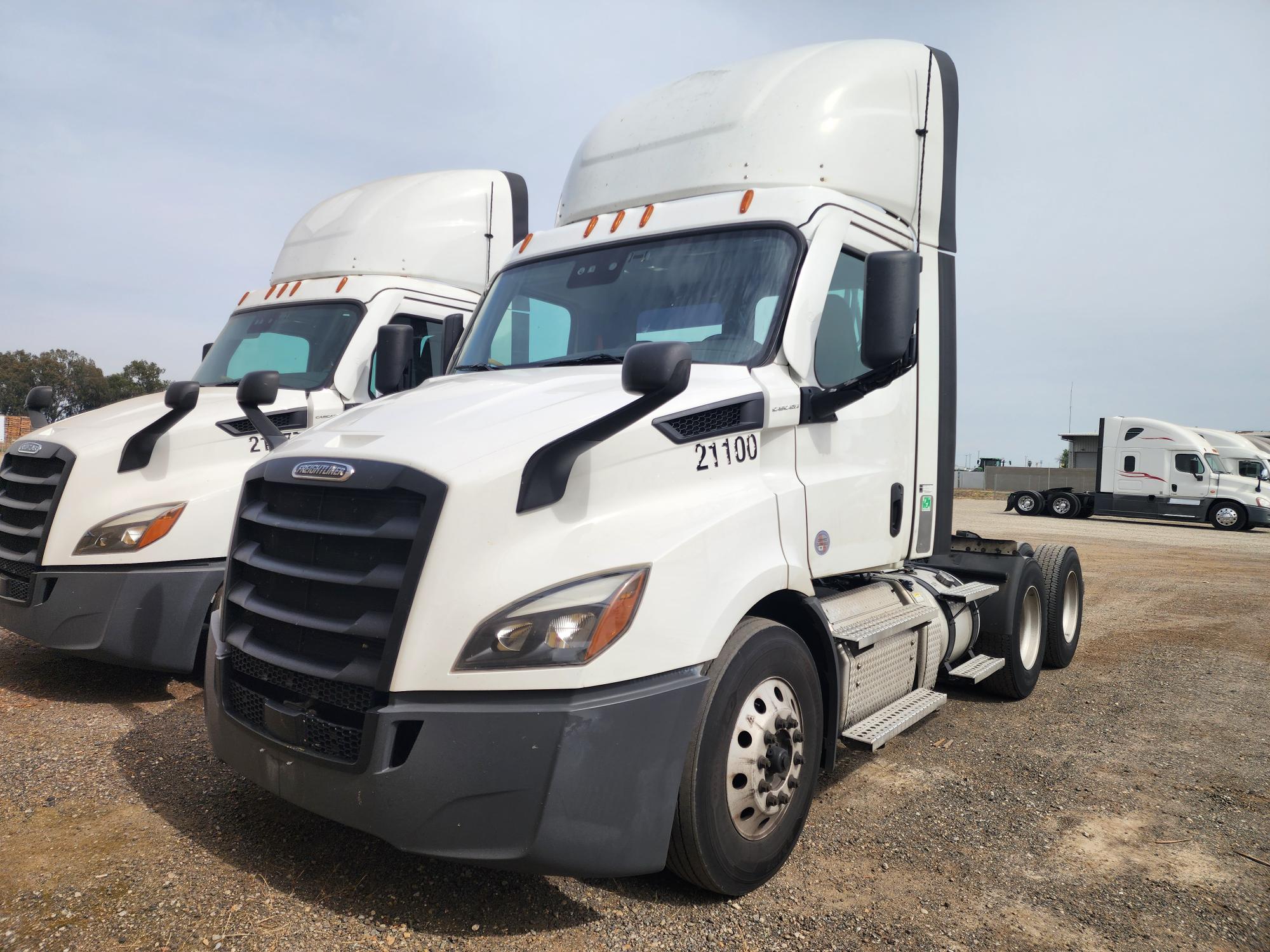 2021 FREIGHTLINER CASCADIA 116DC - image 1