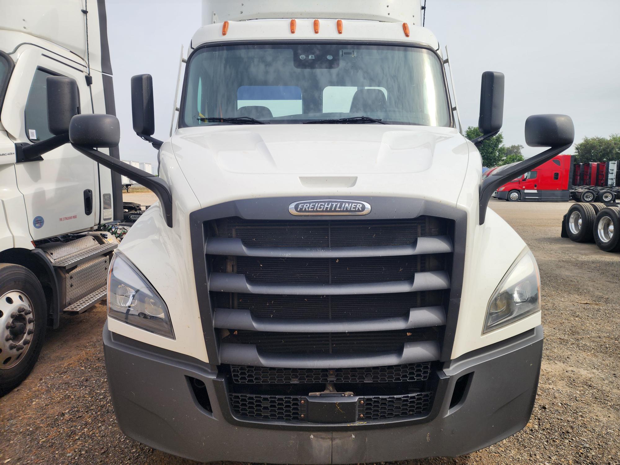 2021 FREIGHTLINER CASCADIA 116DC - image 2