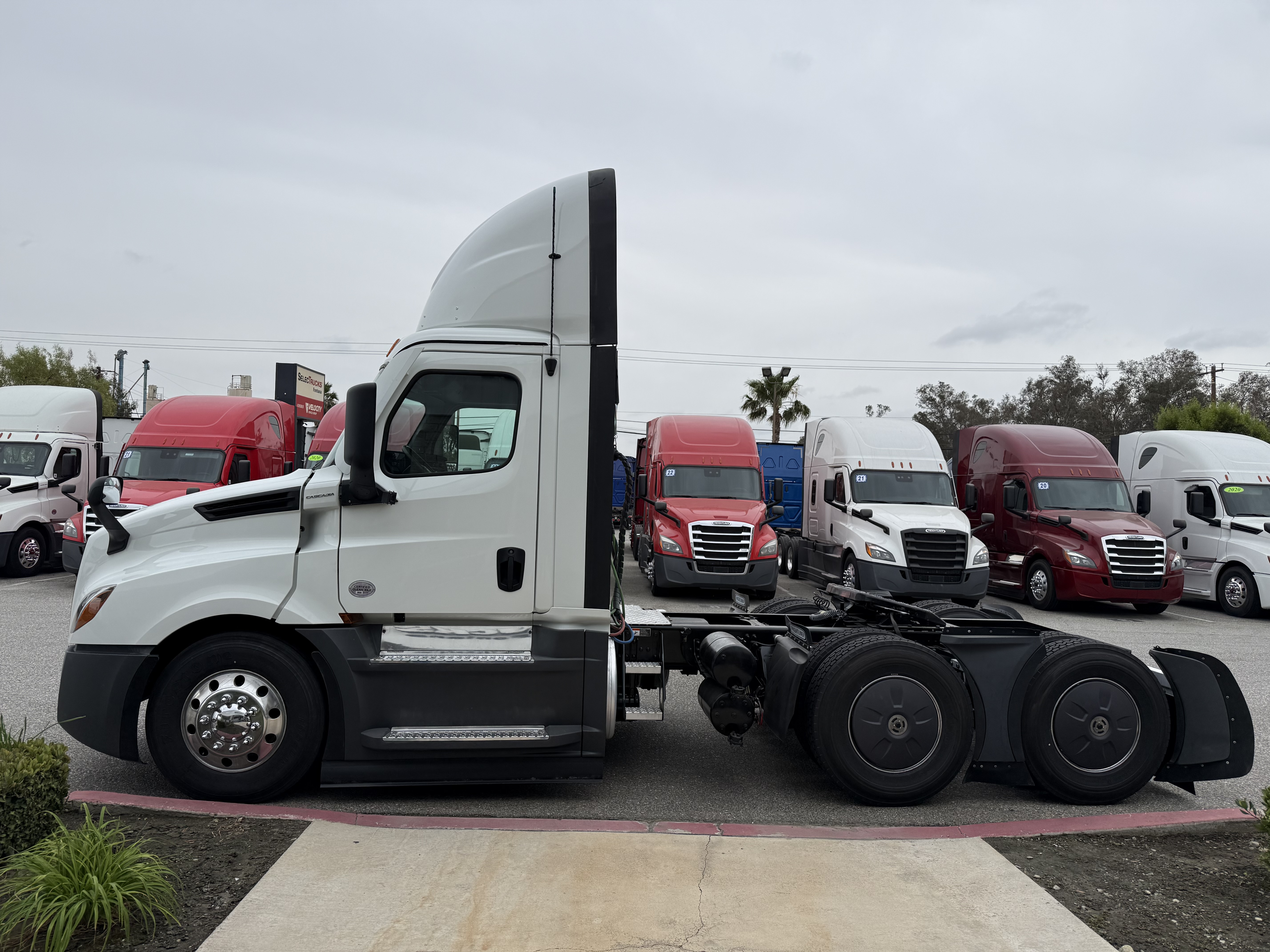 2024 FREIGHTLINER CASCADIA 126DC - image 8