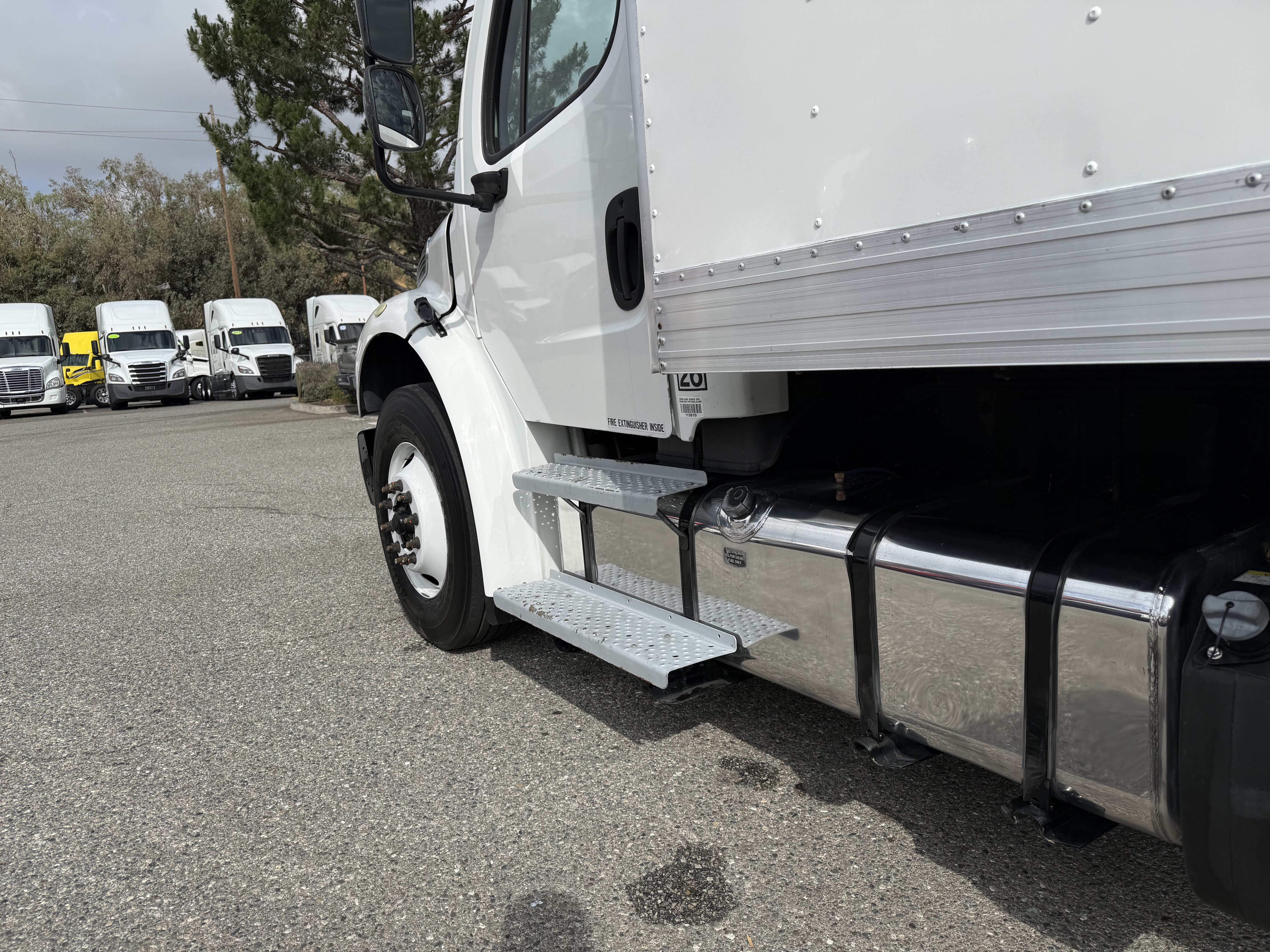 2019 FREIGHTLINER M2106 - image 4