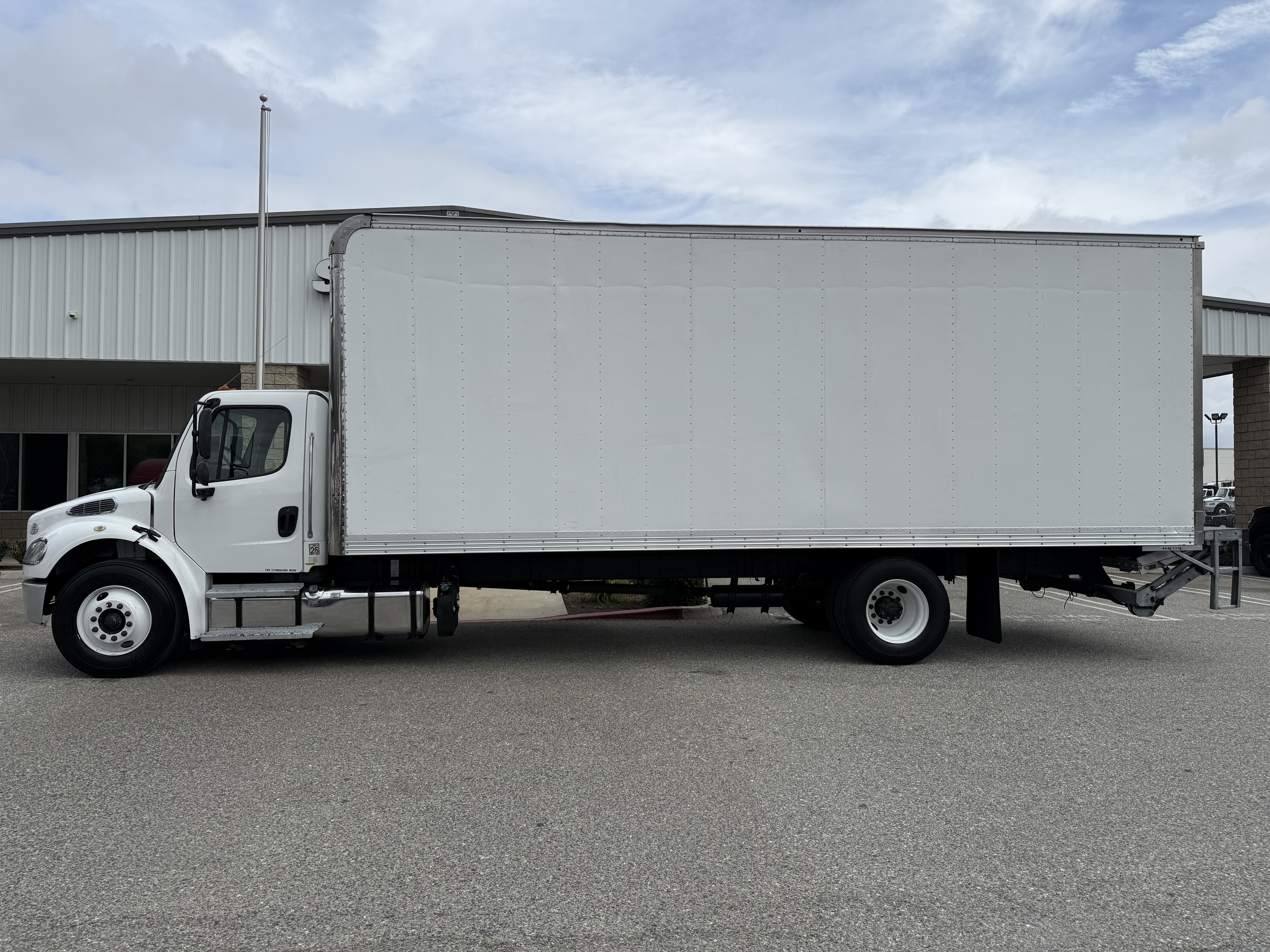 2019 FREIGHTLINER M2106 - image 3