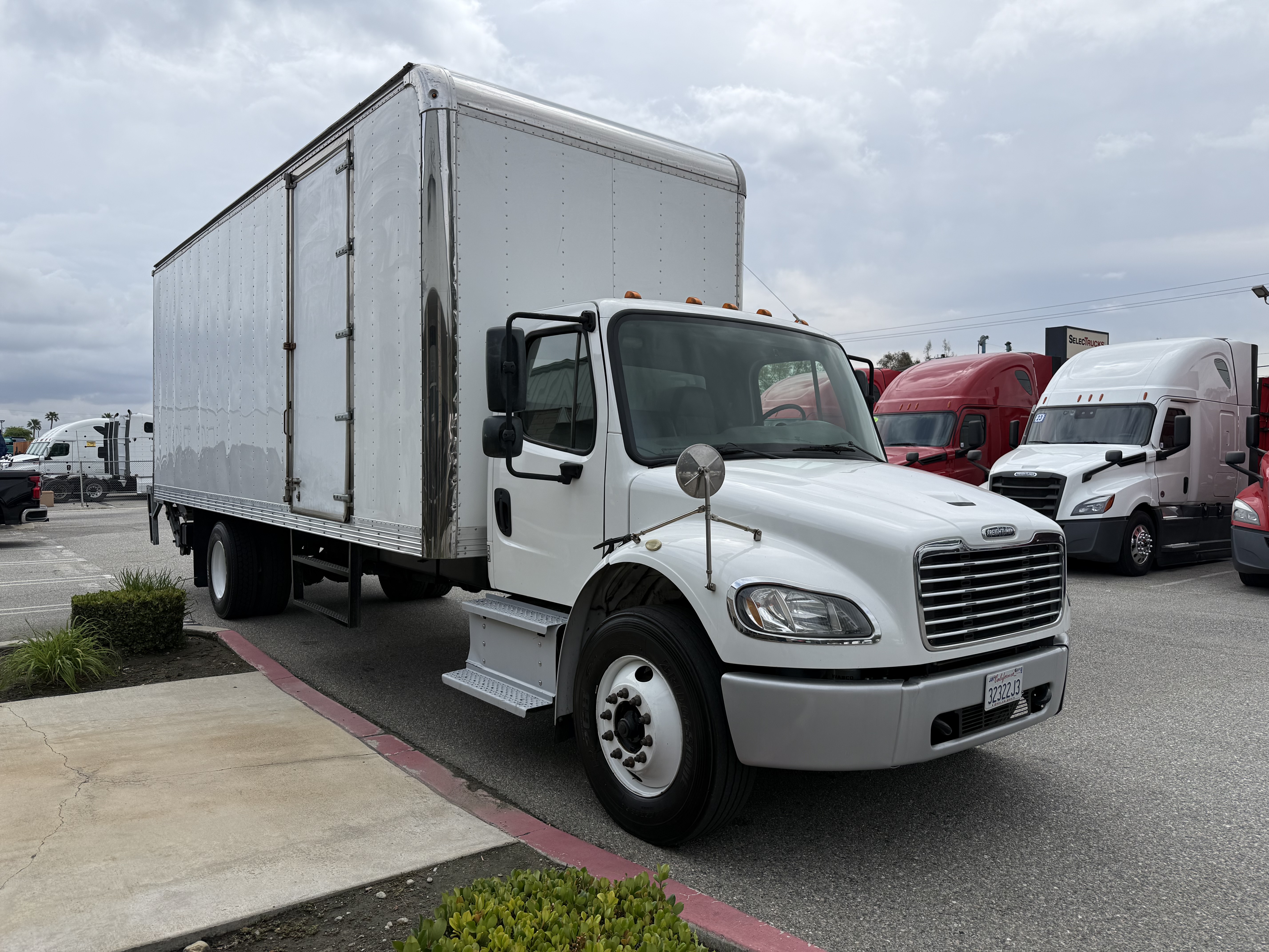 2019 FREIGHTLINER M2106 - image 8