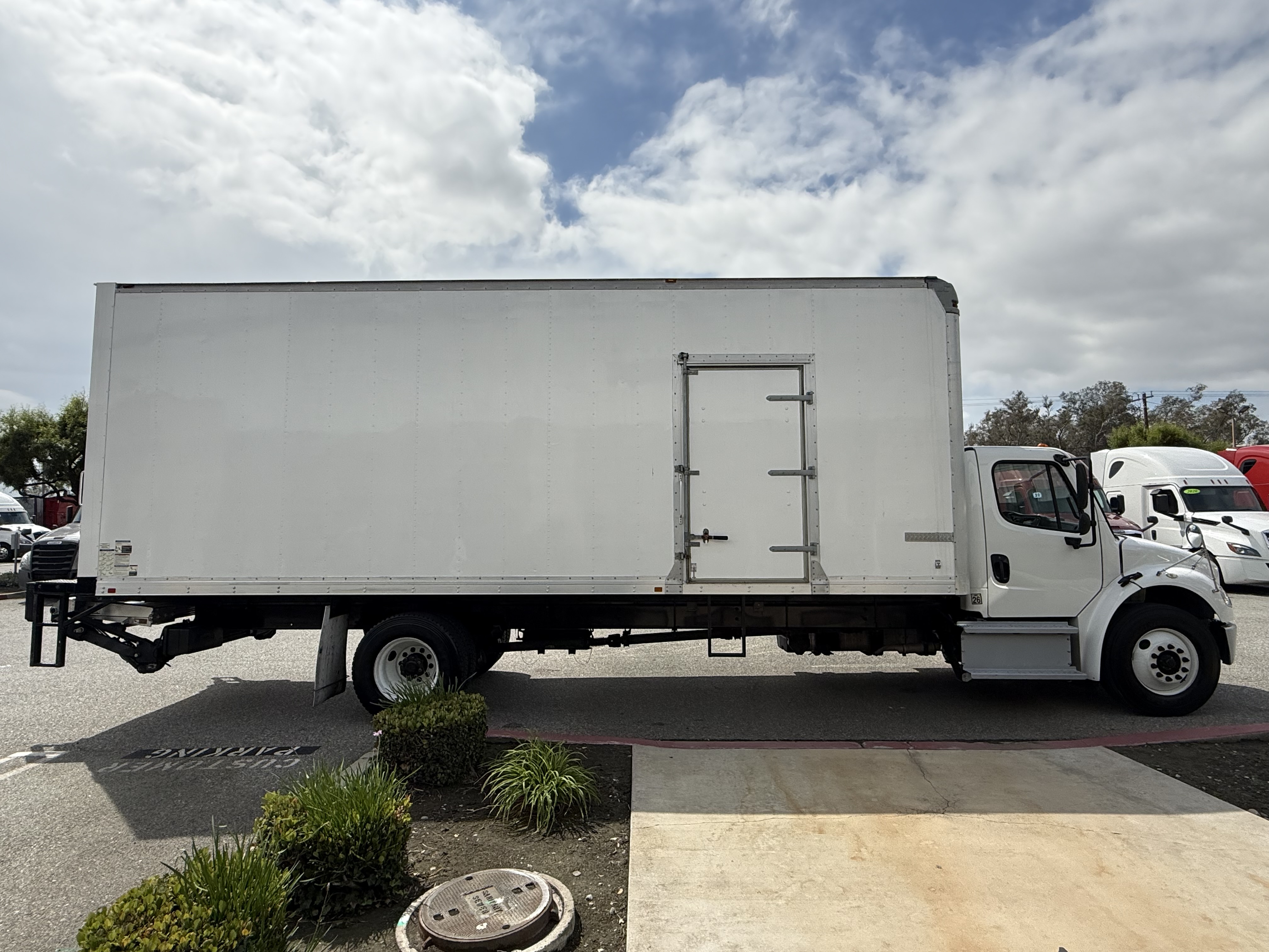 2018 FREIGHTLINER M2106 - image 8