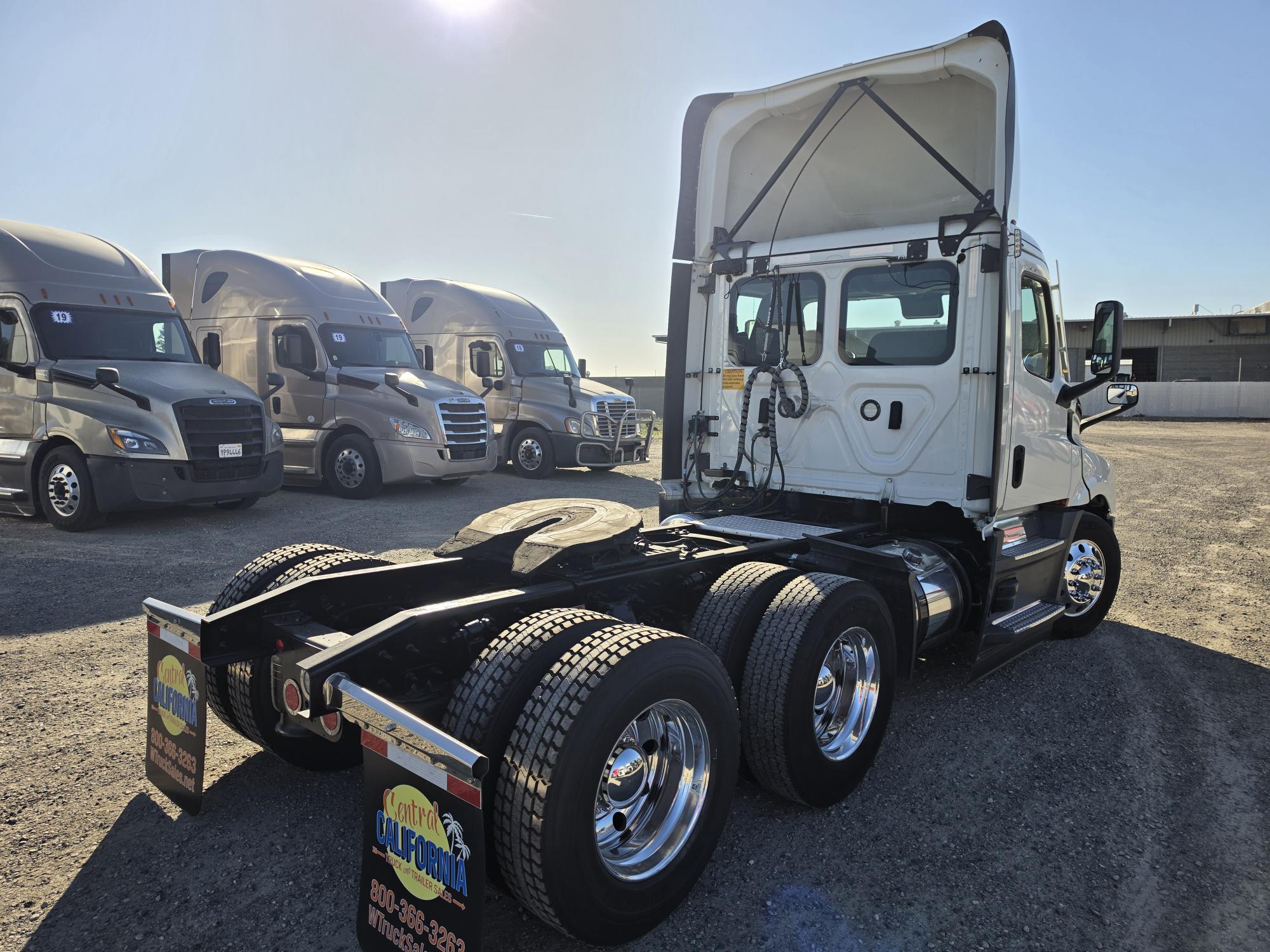 2022 FREIGHTLINER CASCADIA 126DC - image 6