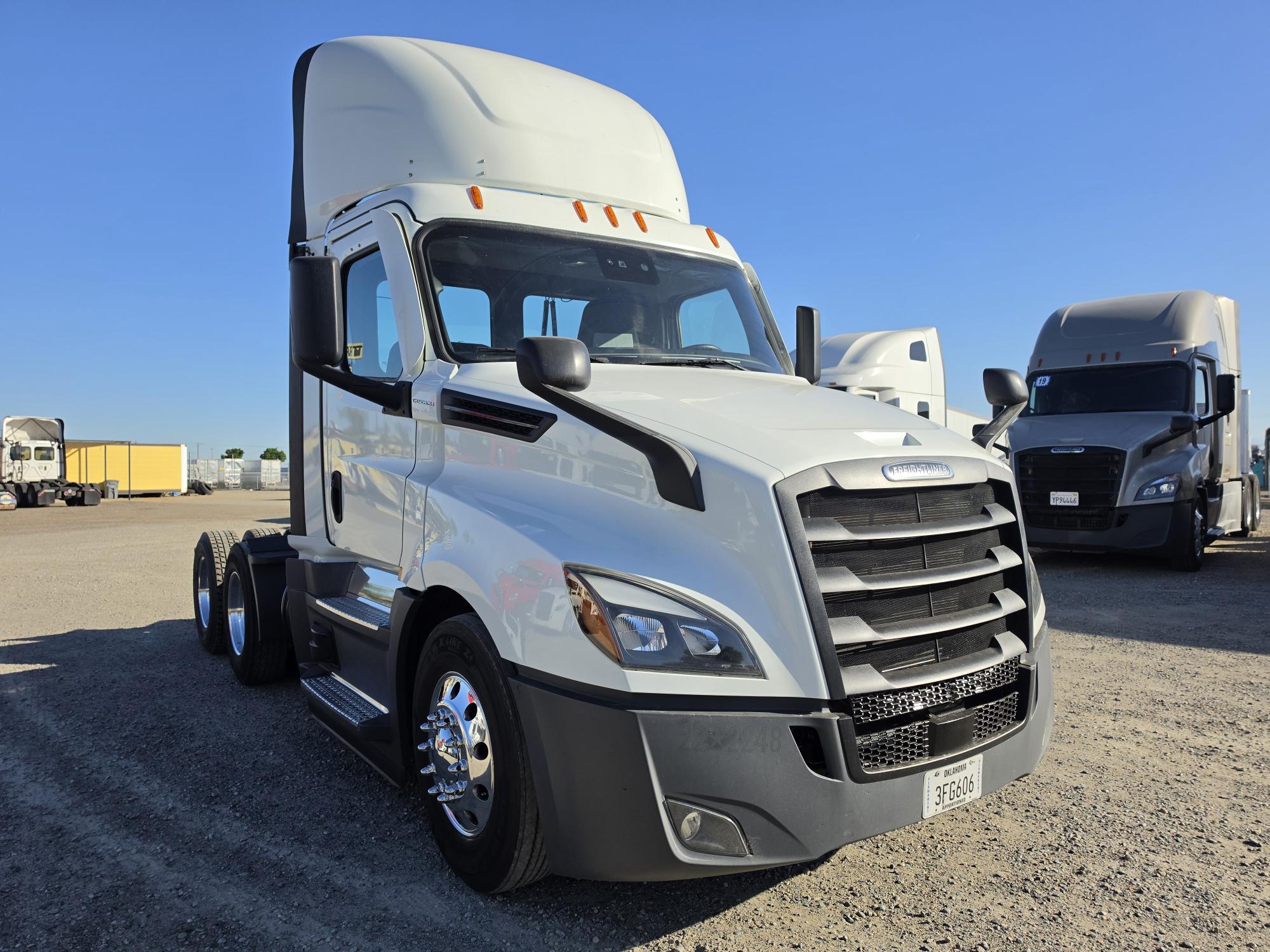 2022 FREIGHTLINER CASCADIA 126DC - image 8