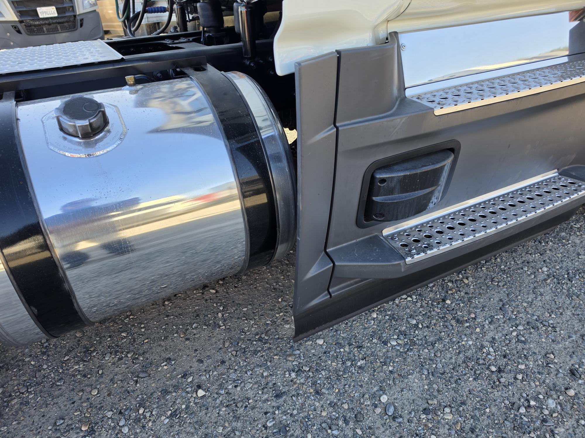 2022 FREIGHTLINER CASCADIA 126DC - image 18