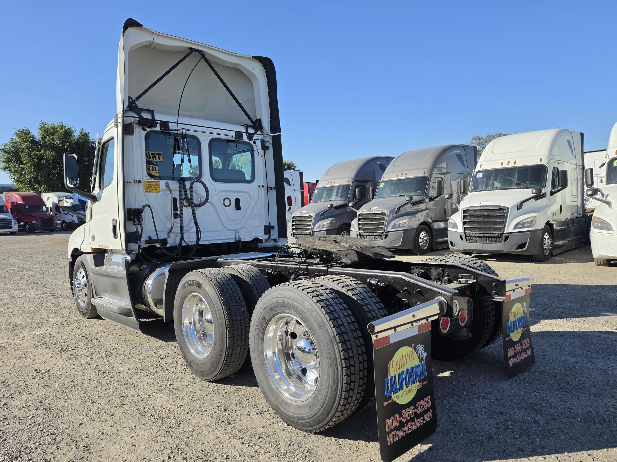 2022 FREIGHTLINER CASCADIA 126DC - image 4