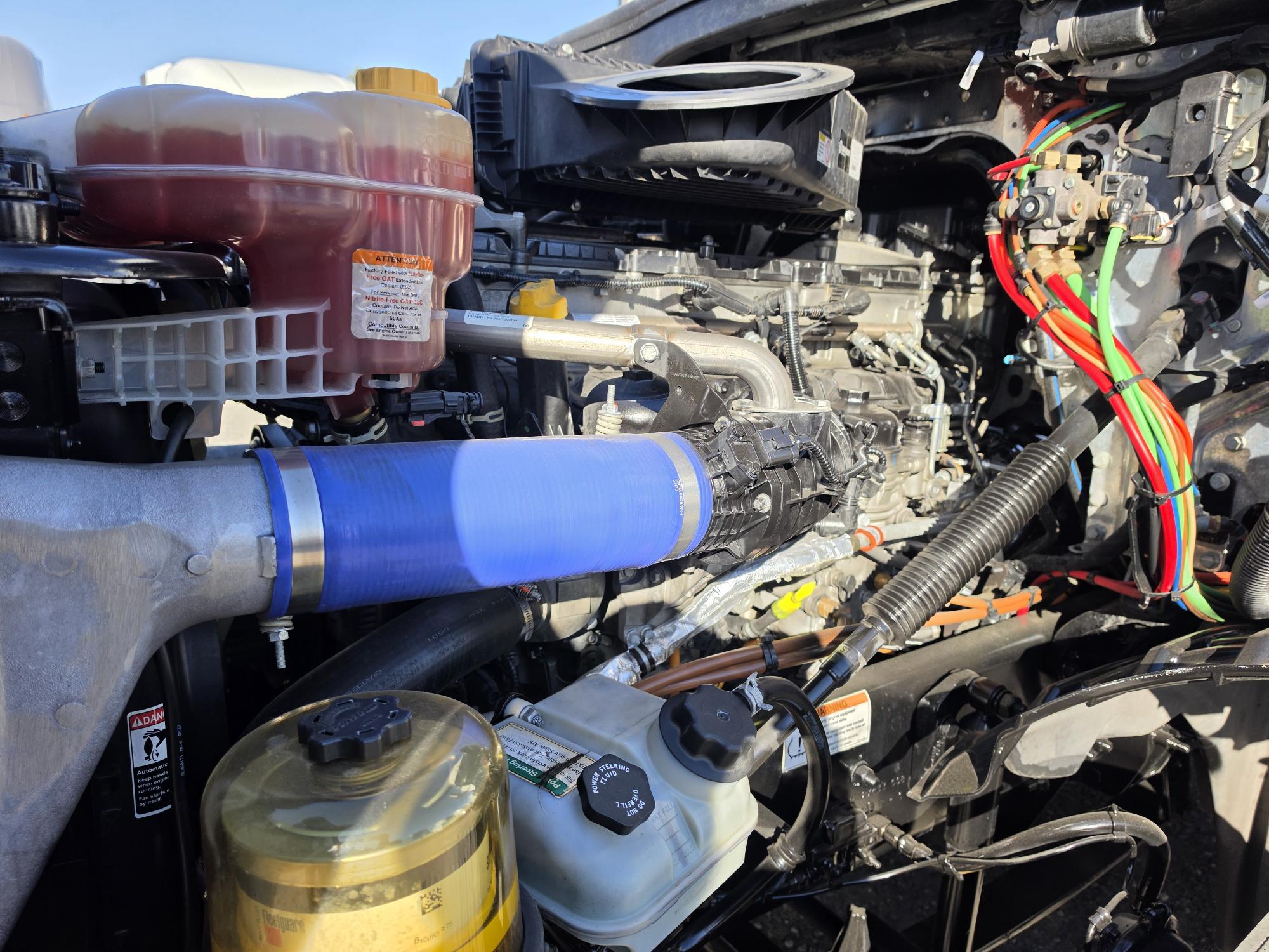 2022 FREIGHTLINER CASCADIA 126DC - image 10