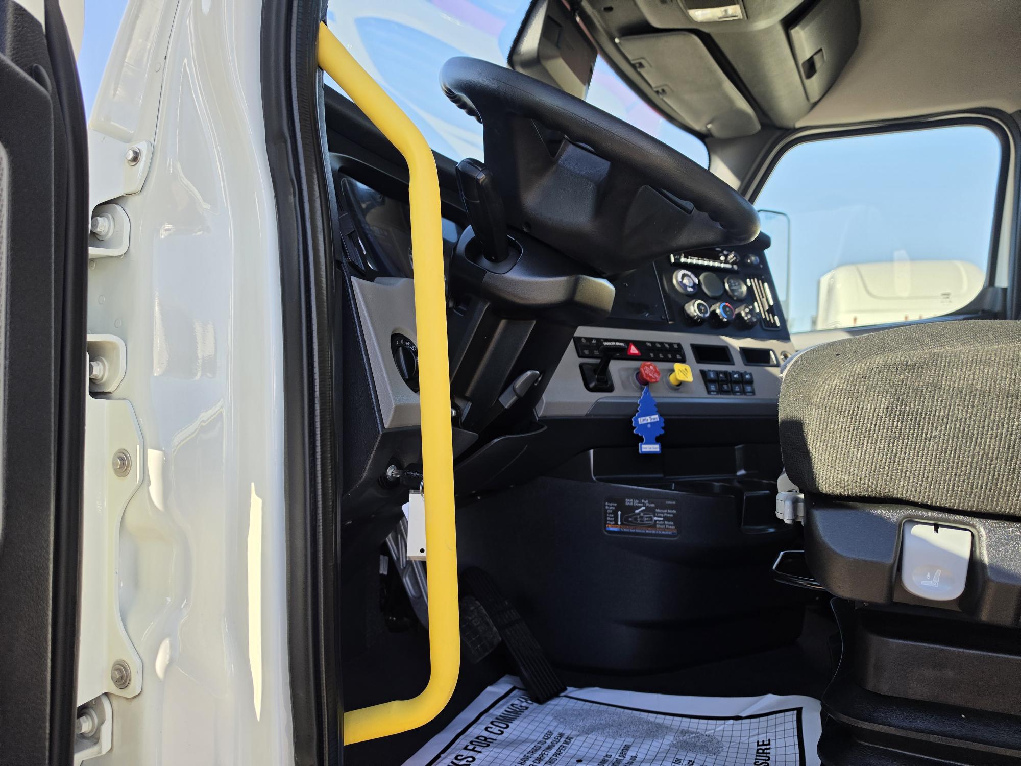 2022 FREIGHTLINER CASCADIA 126DC - image 20