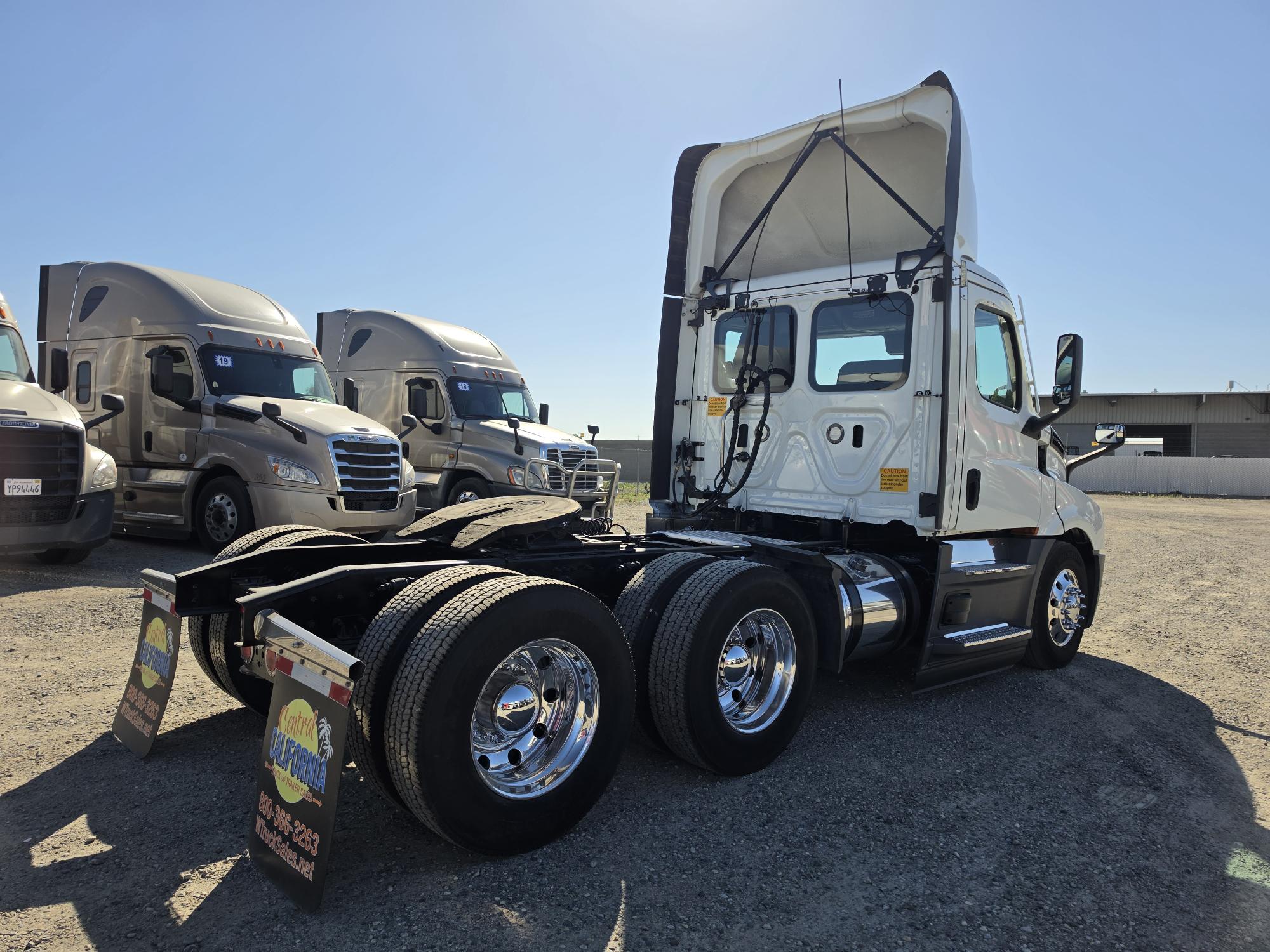 2022 FREIGHTLINER CASCADIA 126DC - image 6