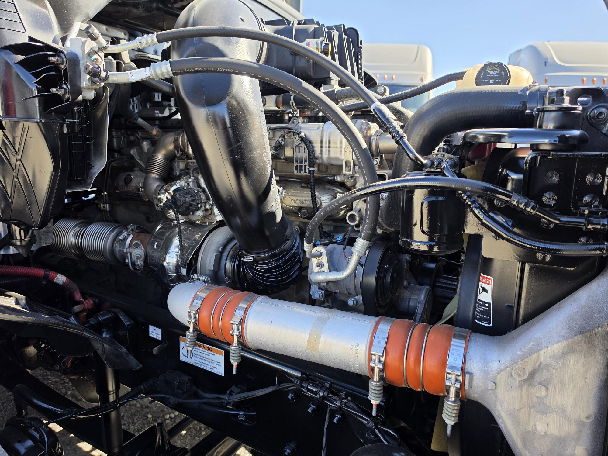 2022 FREIGHTLINER CASCADIA 126DC - image 9