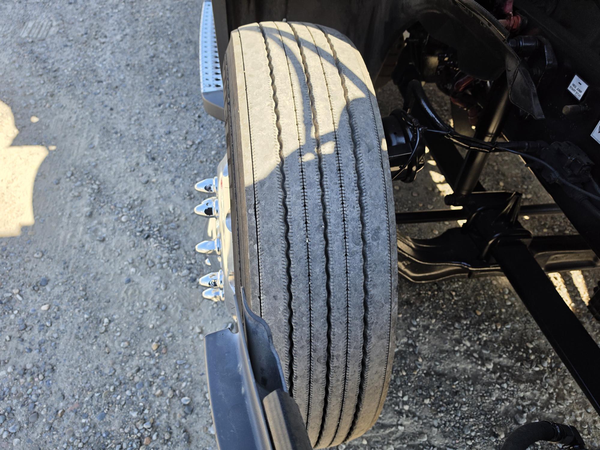 2022 FREIGHTLINER CASCADIA 126DC - image 11