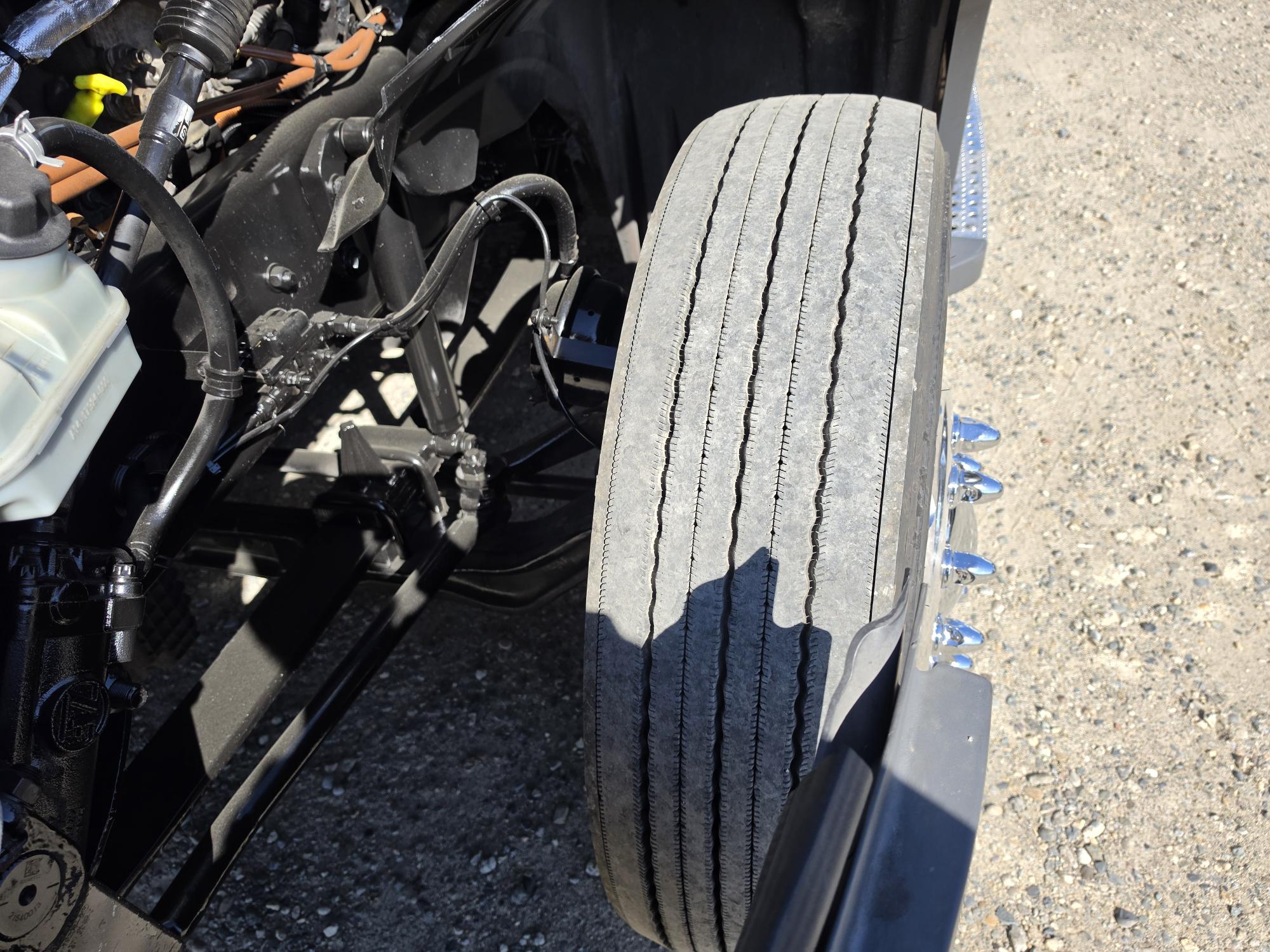 2022 FREIGHTLINER CASCADIA 126DC - image 12