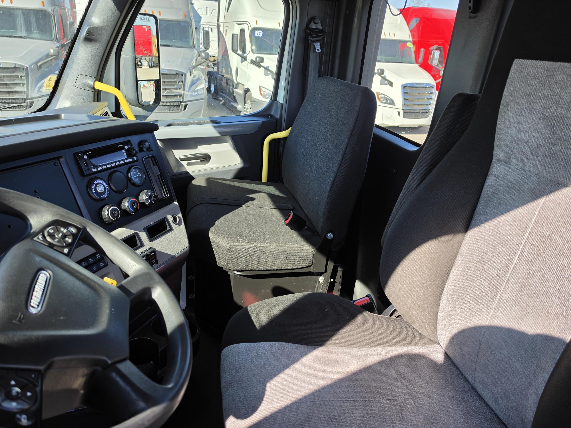 2022 FREIGHTLINER CASCADIA 126DC - image 16