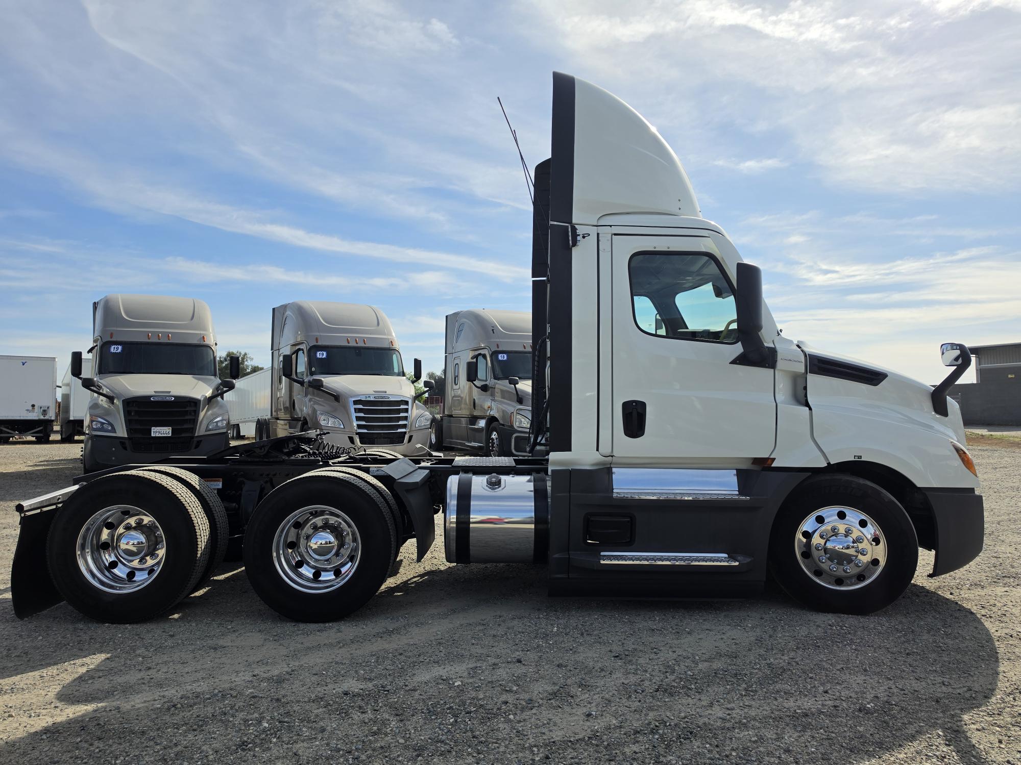 2022 FREIGHTLINER CASCADIA 126DC - image 7