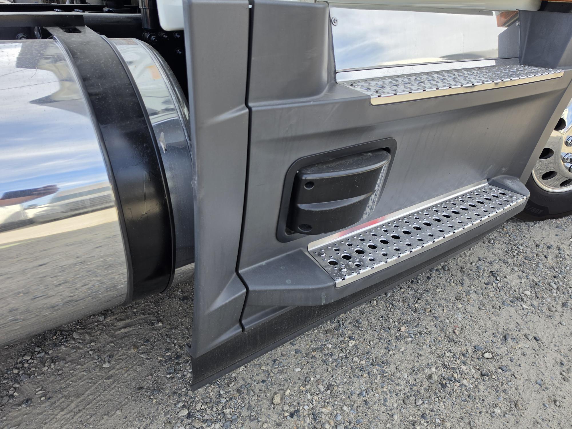 2022 FREIGHTLINER CASCADIA 126DC - image 20