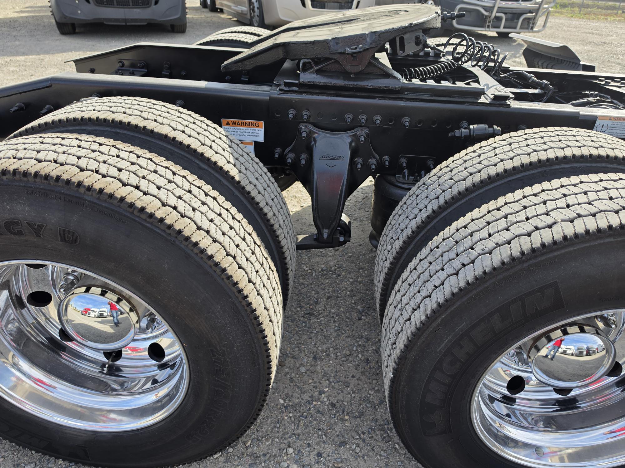 2022 FREIGHTLINER CASCADIA 126DC - image 13