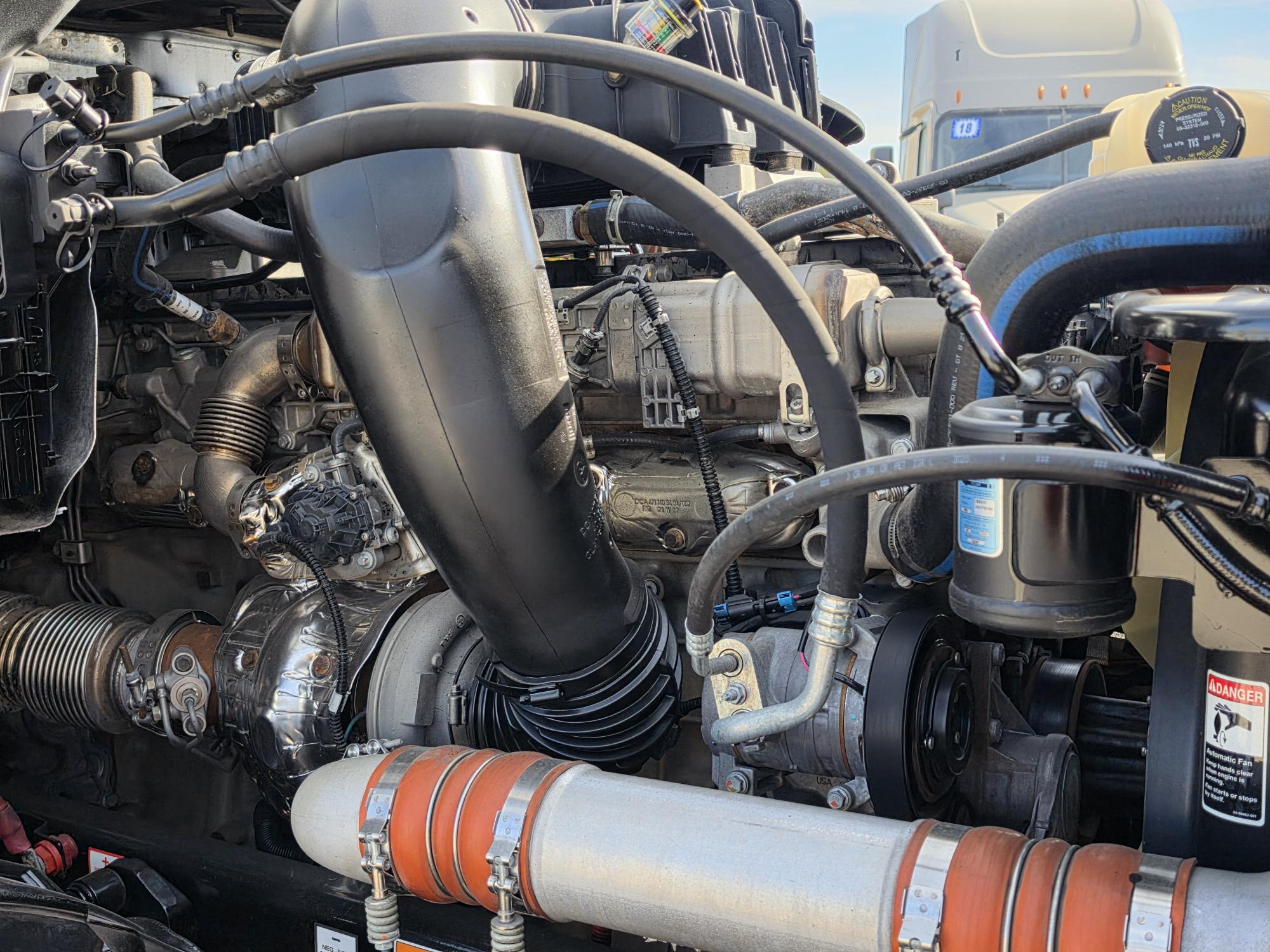 2022 FREIGHTLINER CASCADIA 126DC - image 9