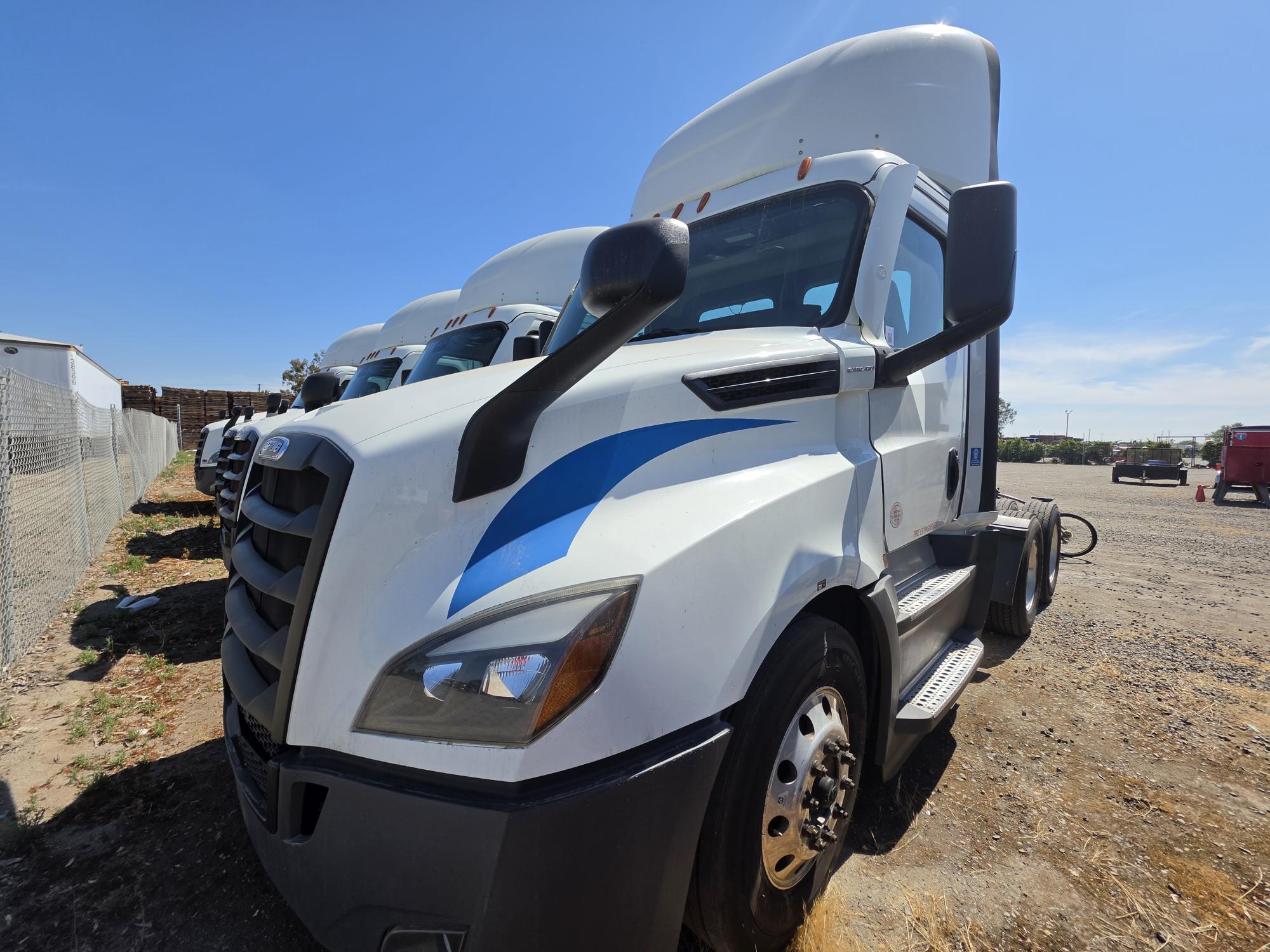 2022 Freightliner Cascadia in Fresno, CA
