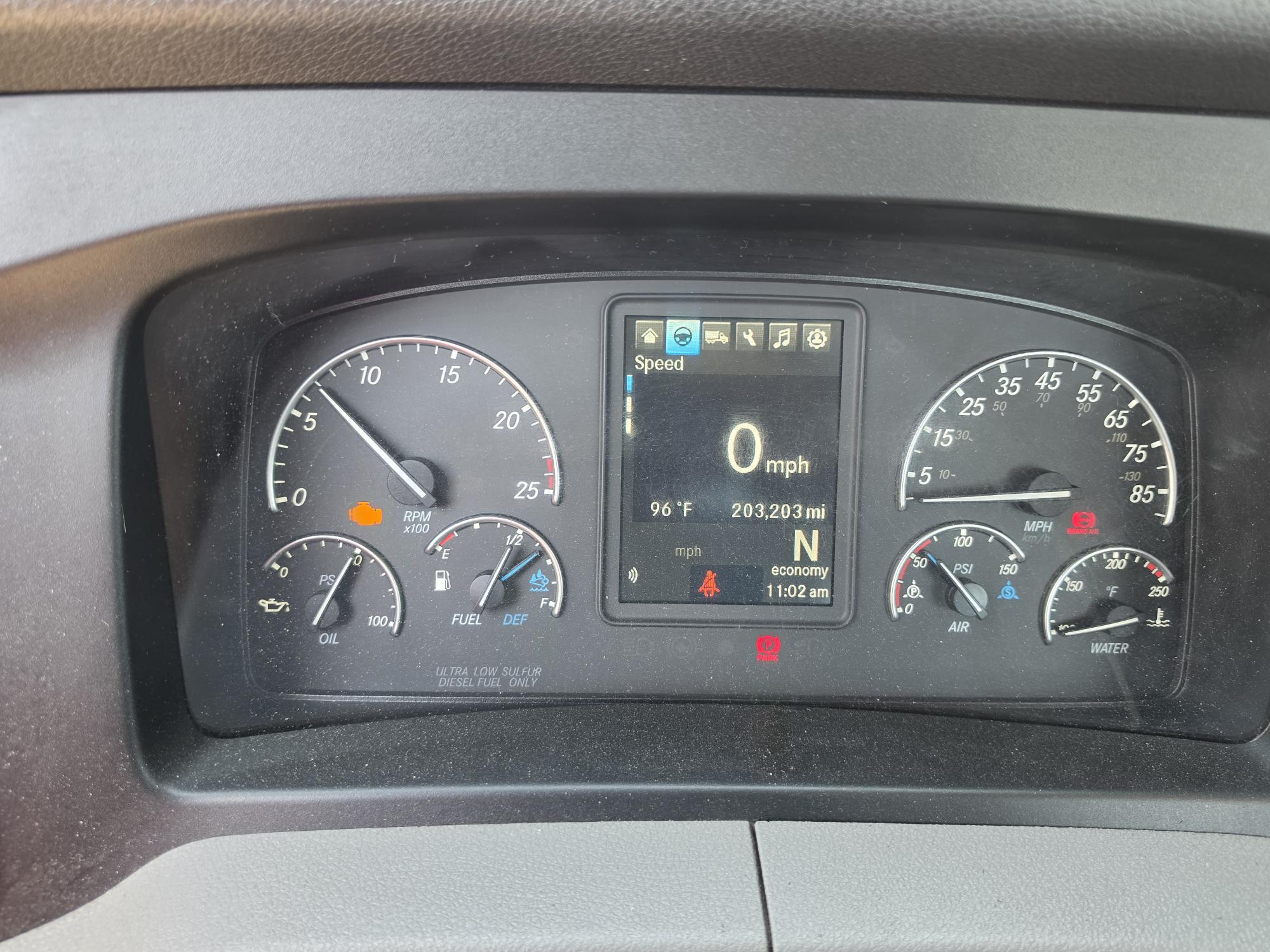 2022 Freightliner Cascadia in Fresno, CA — photo 8